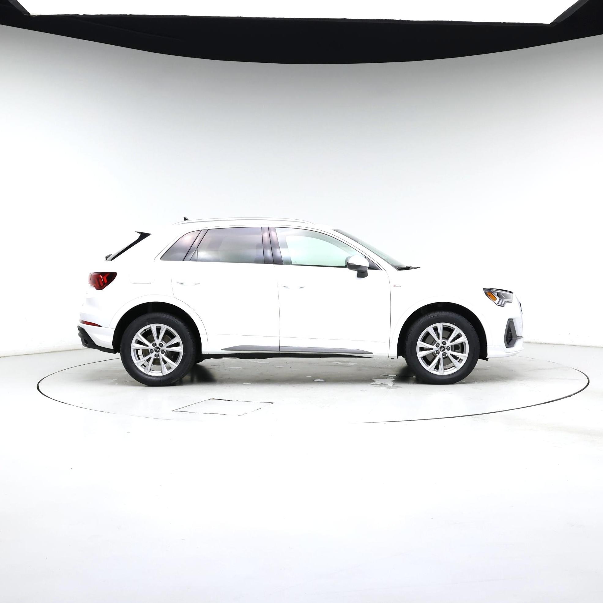 Thumbnail: 2023 Audi Q3 - 7