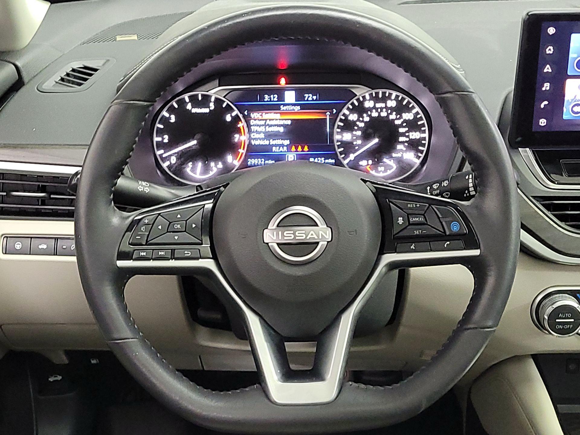 Thumbnail: 2023 Nissan Altima - 10