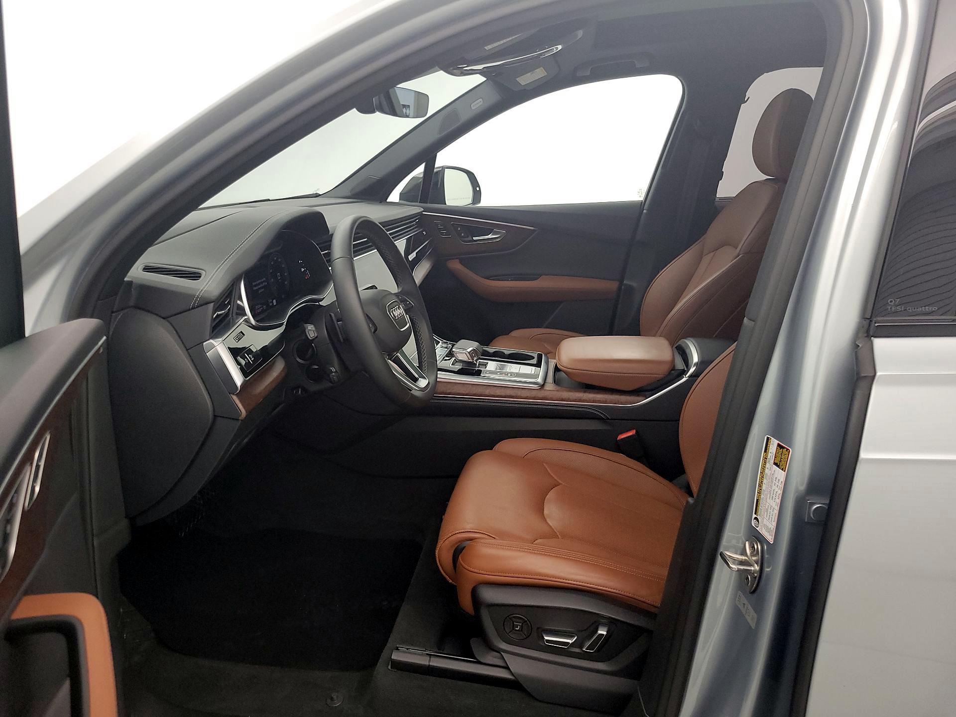 Thumbnail: 2025 Audi Q7 - 11