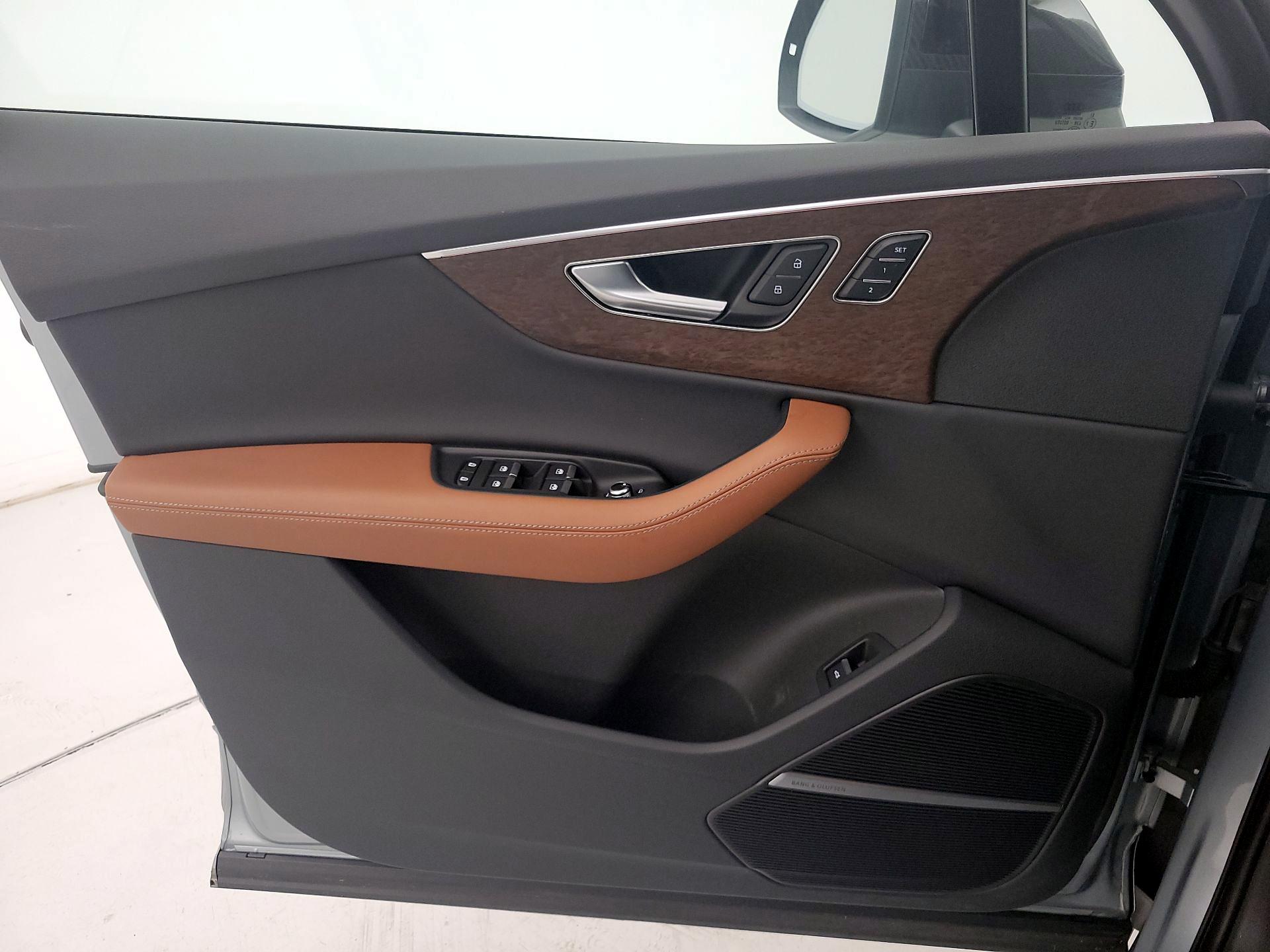 Thumbnail: 2025 Audi Q7 - 12