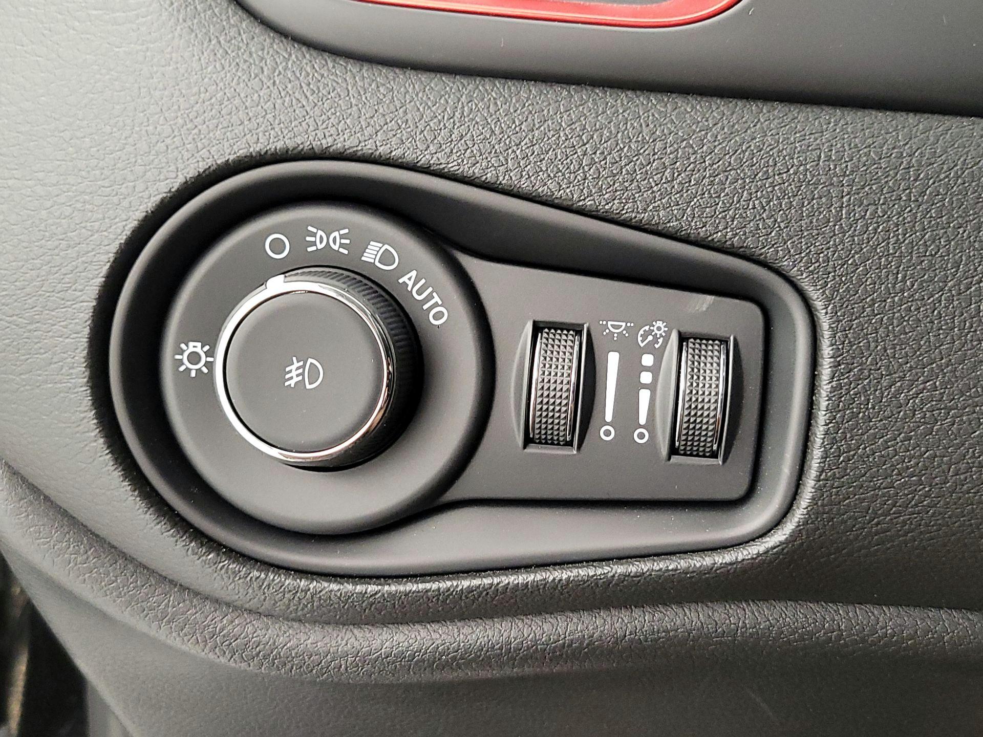 Thumbnail: 2023 Jeep Renegade - 13