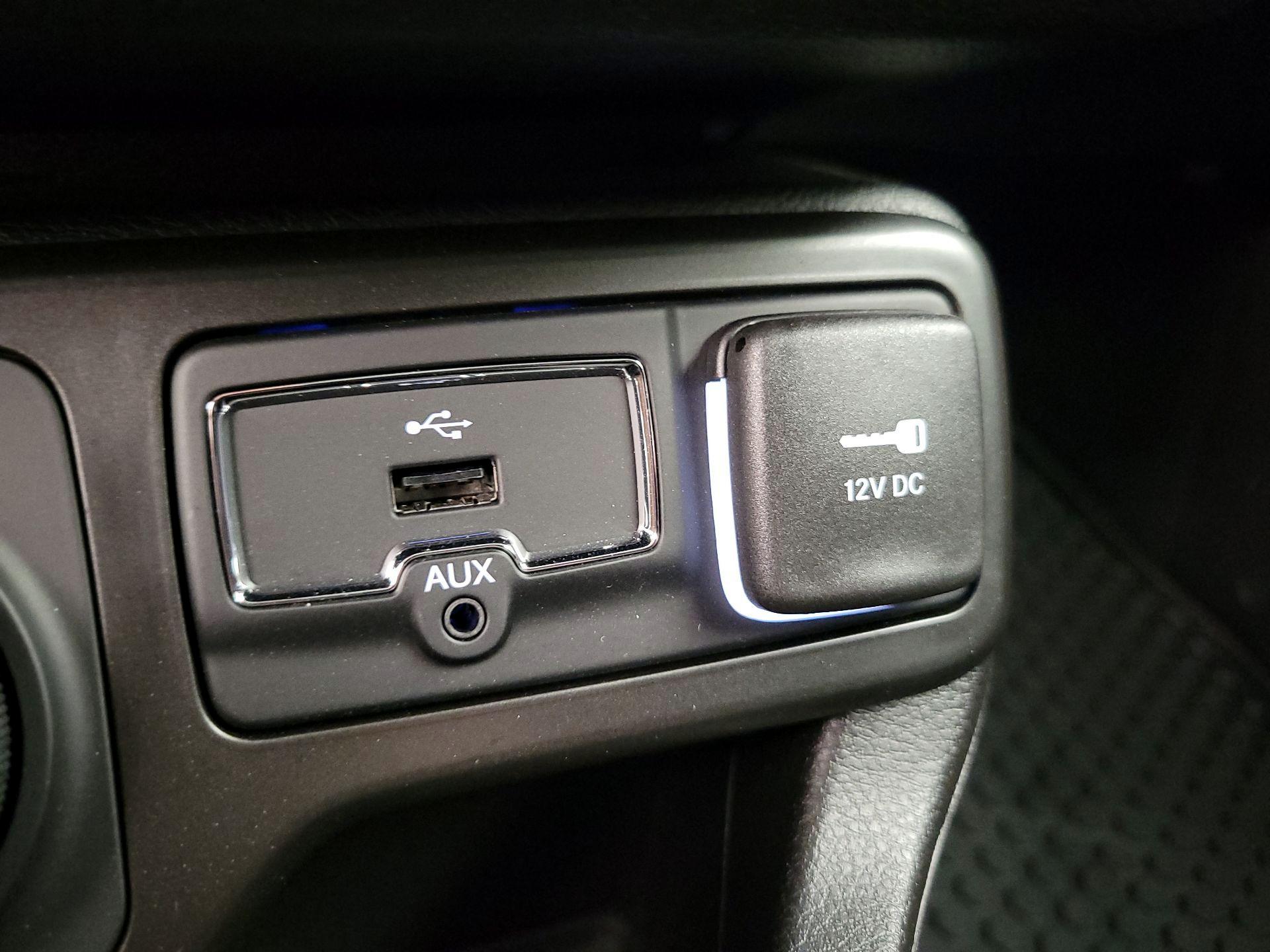 Thumbnail: 2023 Jeep Renegade - 19