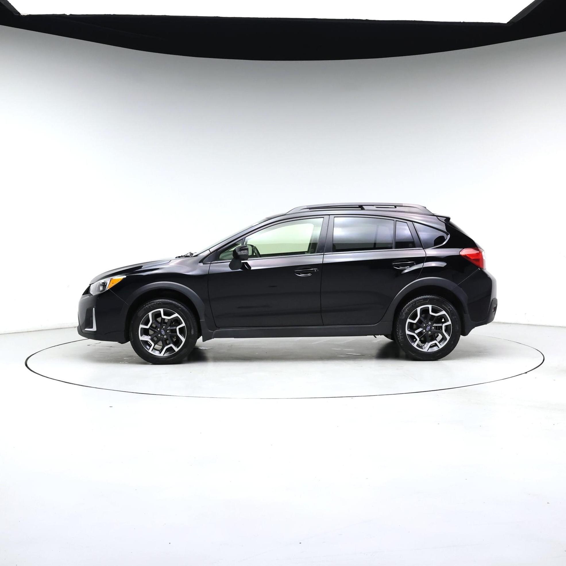 Thumbnail: 2017 Subaru Crosstrek - 3