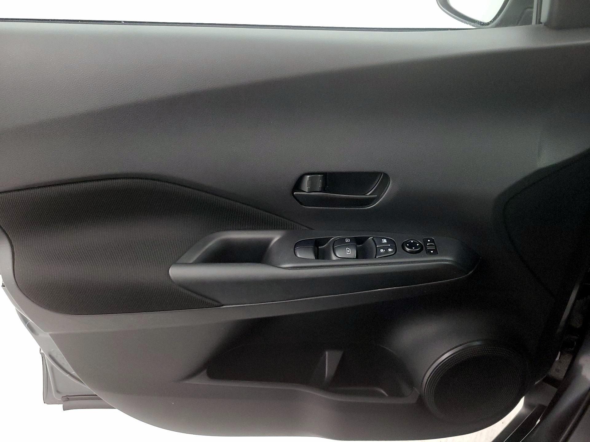 Thumbnail: 2023 Nissan Kicks - 12