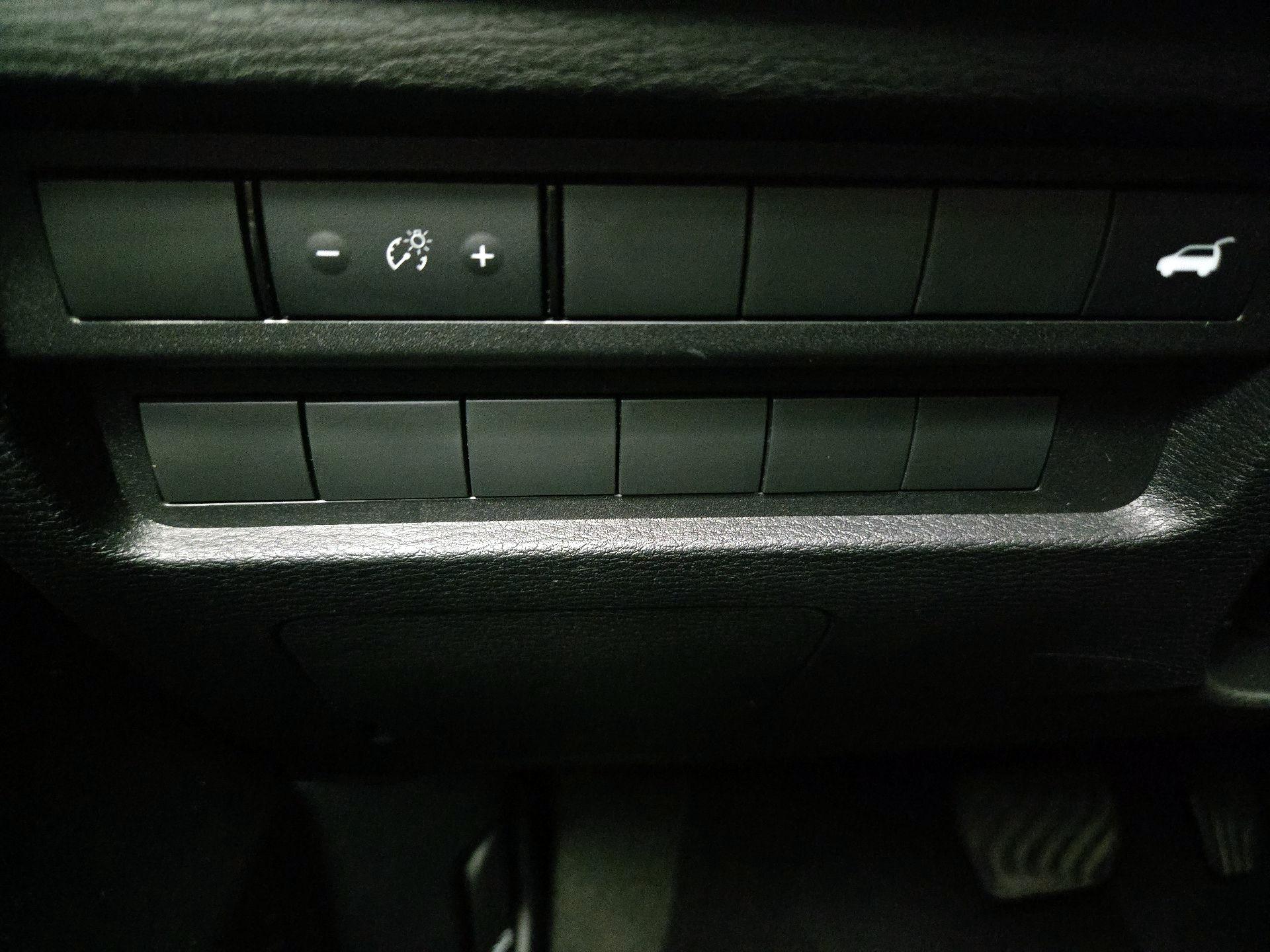Thumbnail: 2024 Mitsubishi Outlander - 13