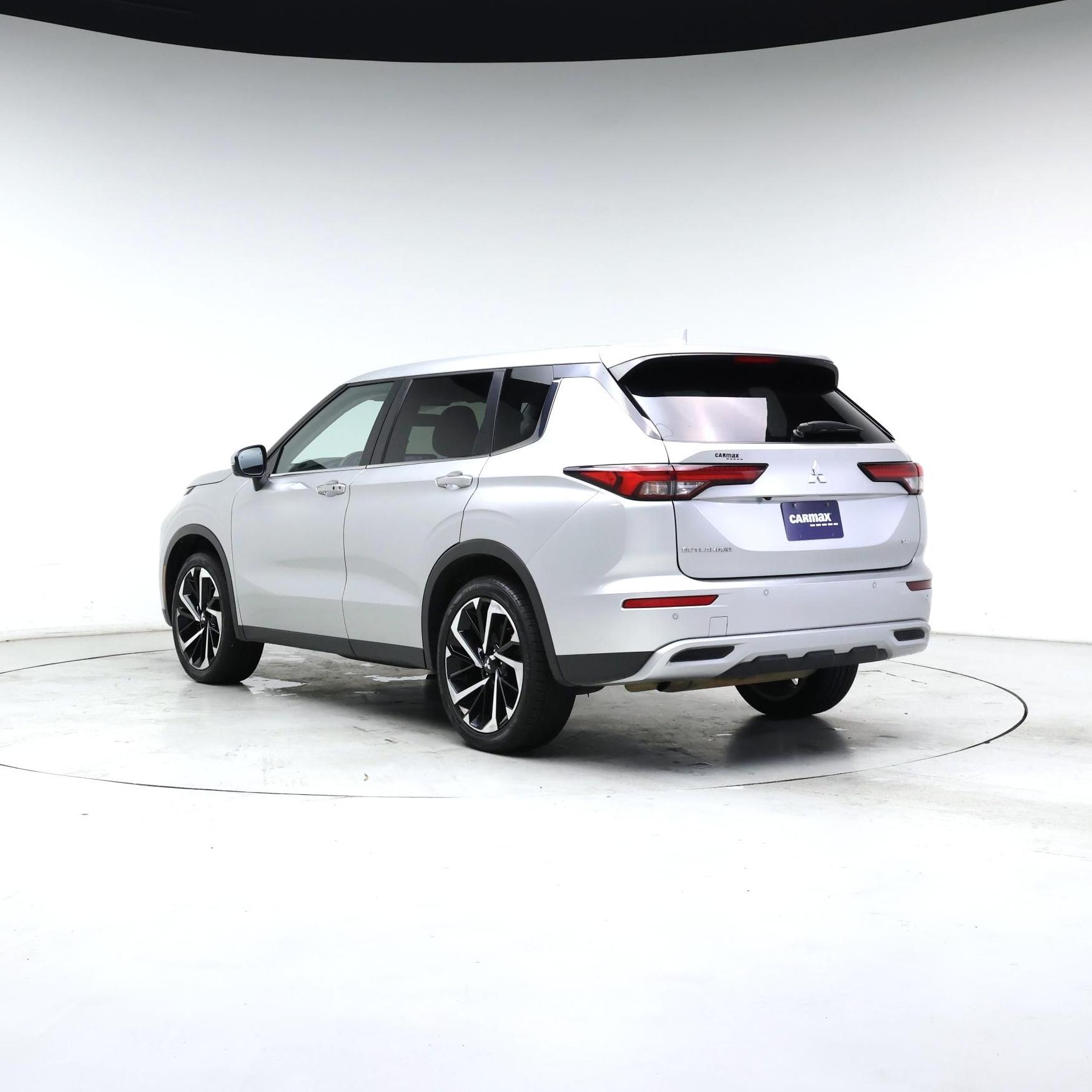 Thumbnail: 2024 Mitsubishi Outlander - 2