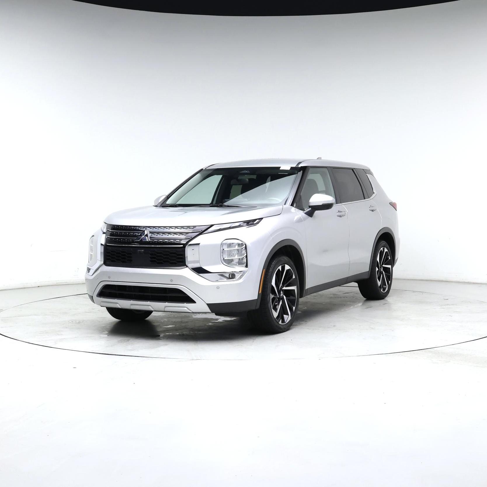 Thumbnail: 2024 Mitsubishi Outlander - 4