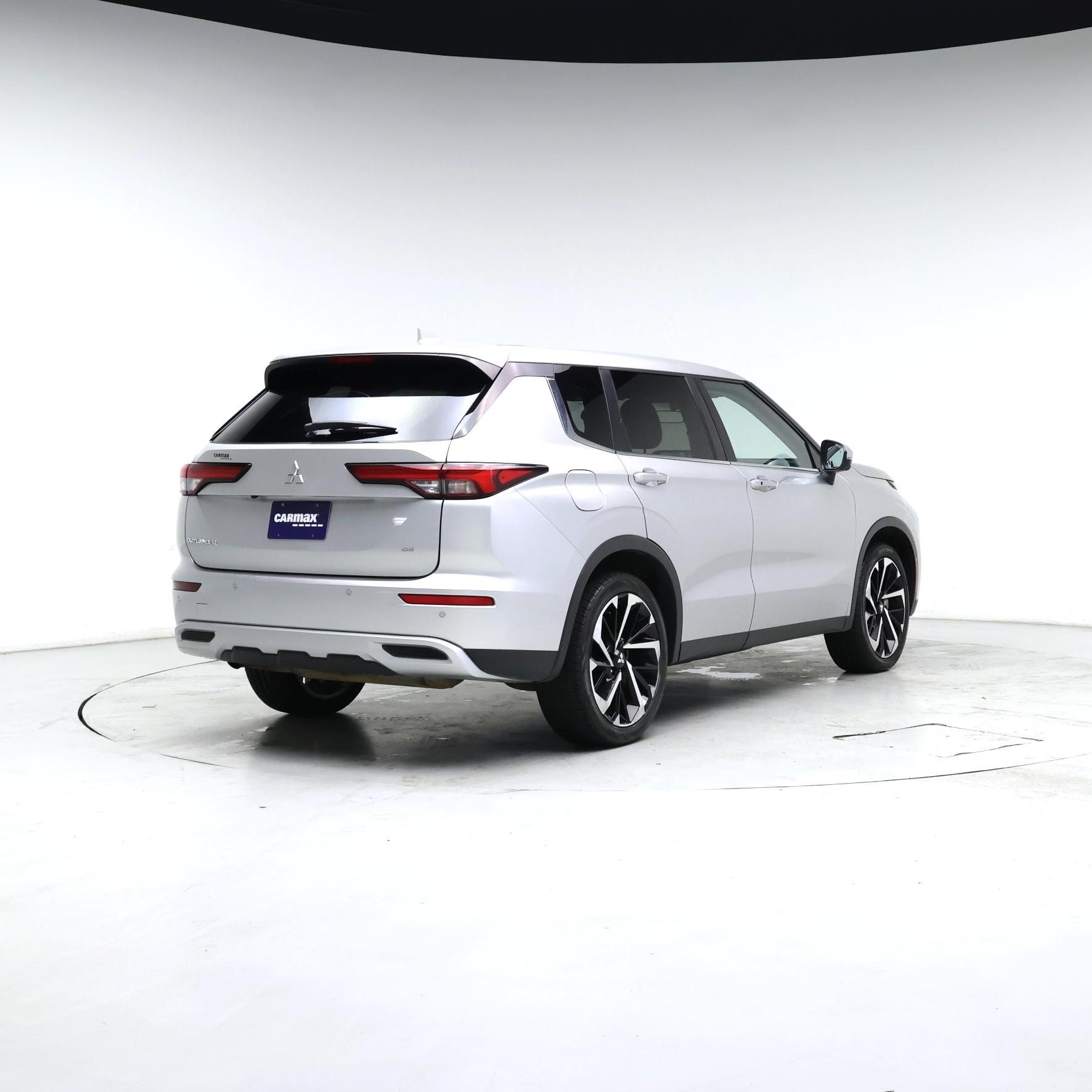 Thumbnail: 2024 Mitsubishi Outlander - 8