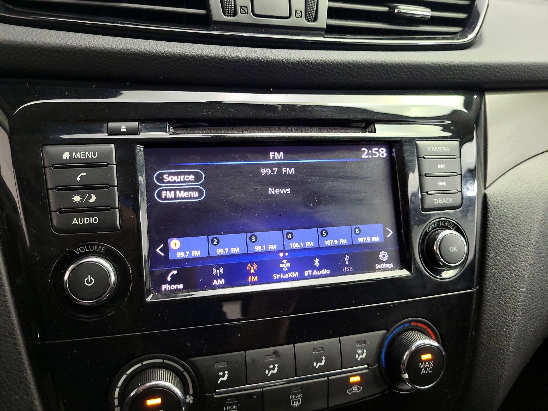 Thumbnail: 2019 Nissan Rogue Sport - 15