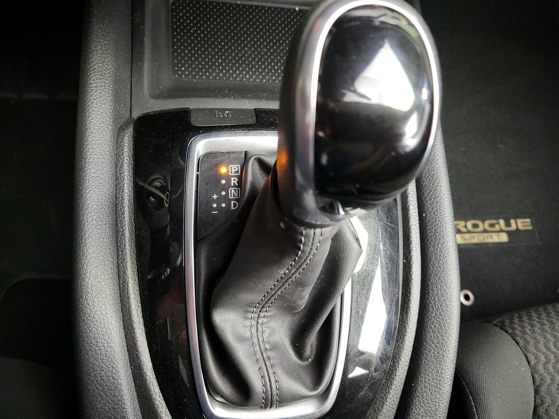 Thumbnail: 2019 Nissan Rogue Sport - 17