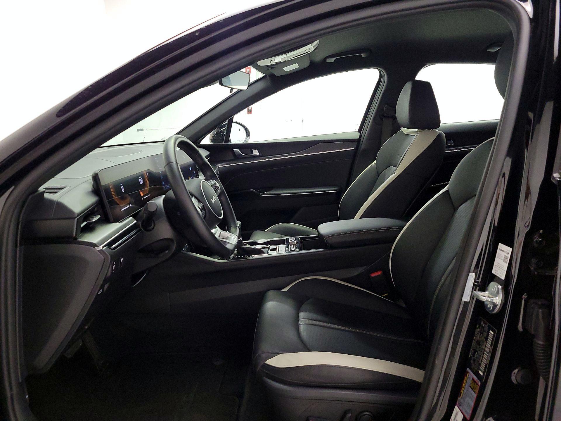 Thumbnail: 2025 Kia K5 - 11