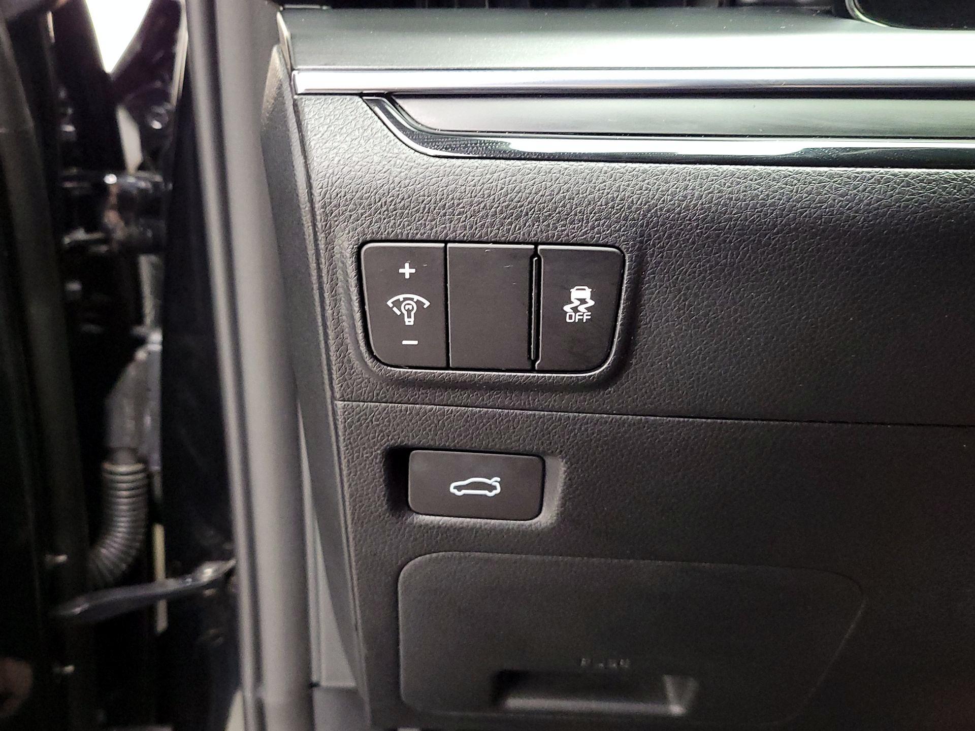 Thumbnail: 2025 Kia K5 - 13