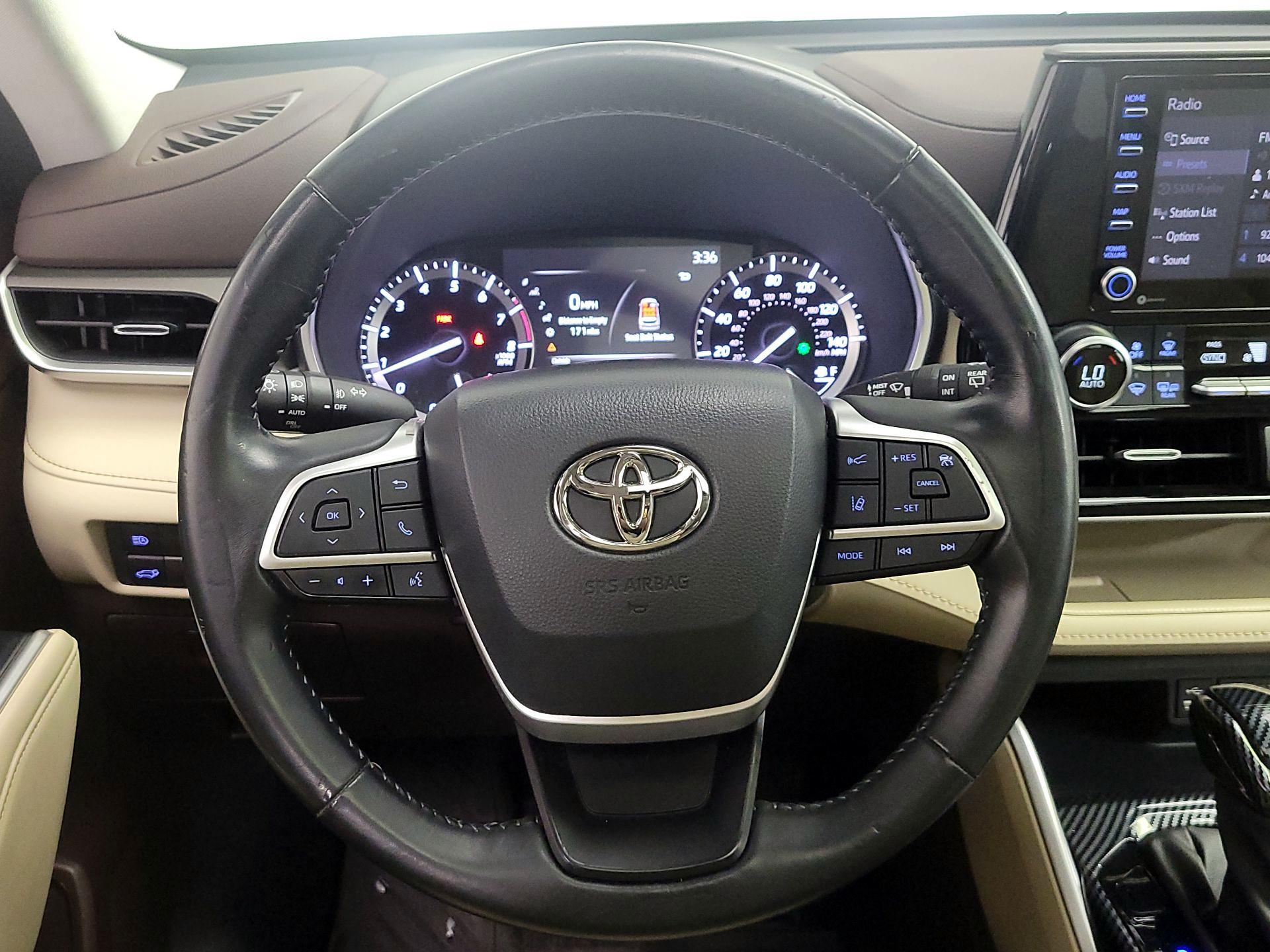 Thumbnail: 2022 Toyota Highlander - 10