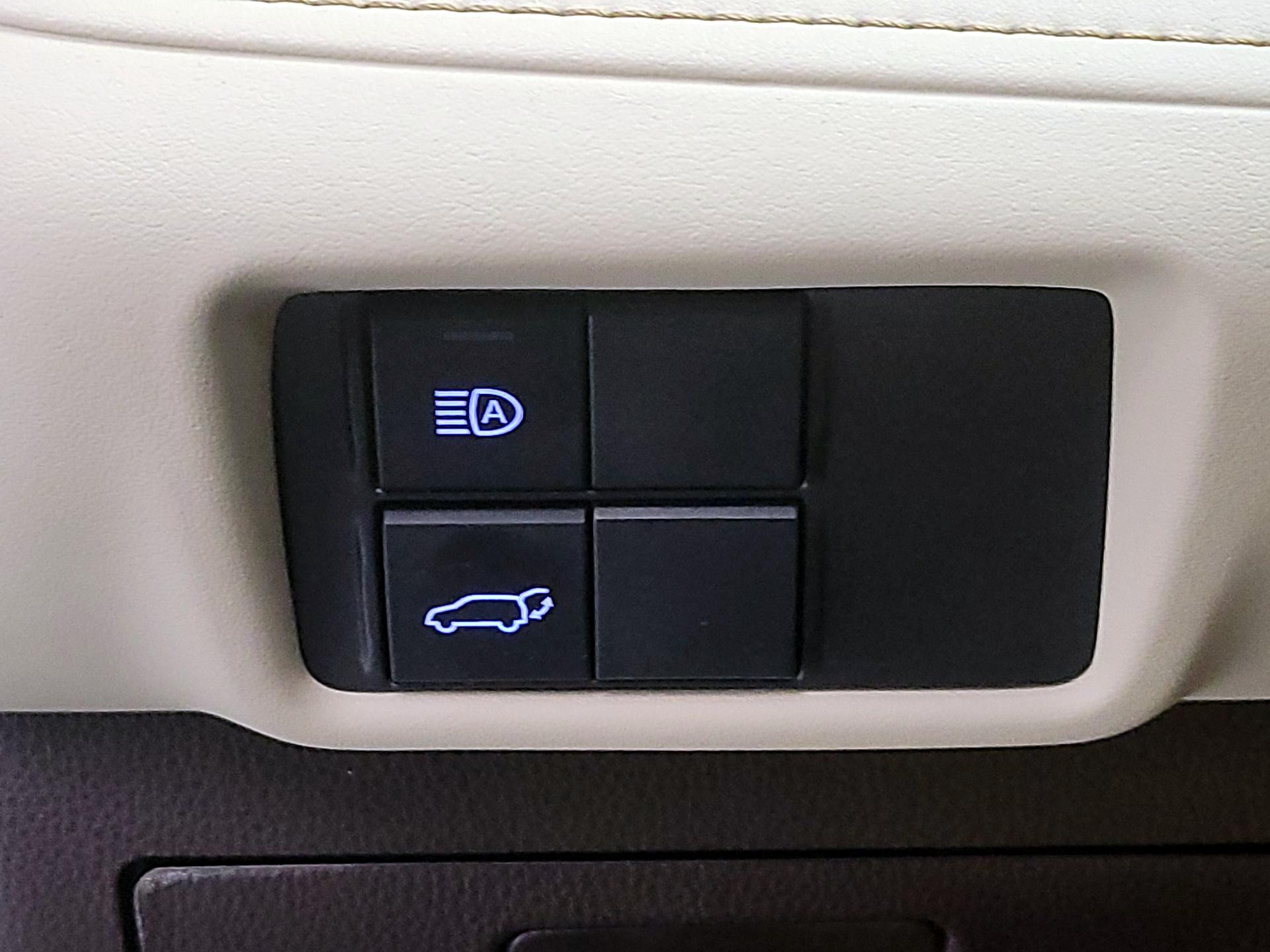 Thumbnail: 2022 Toyota Highlander - 13