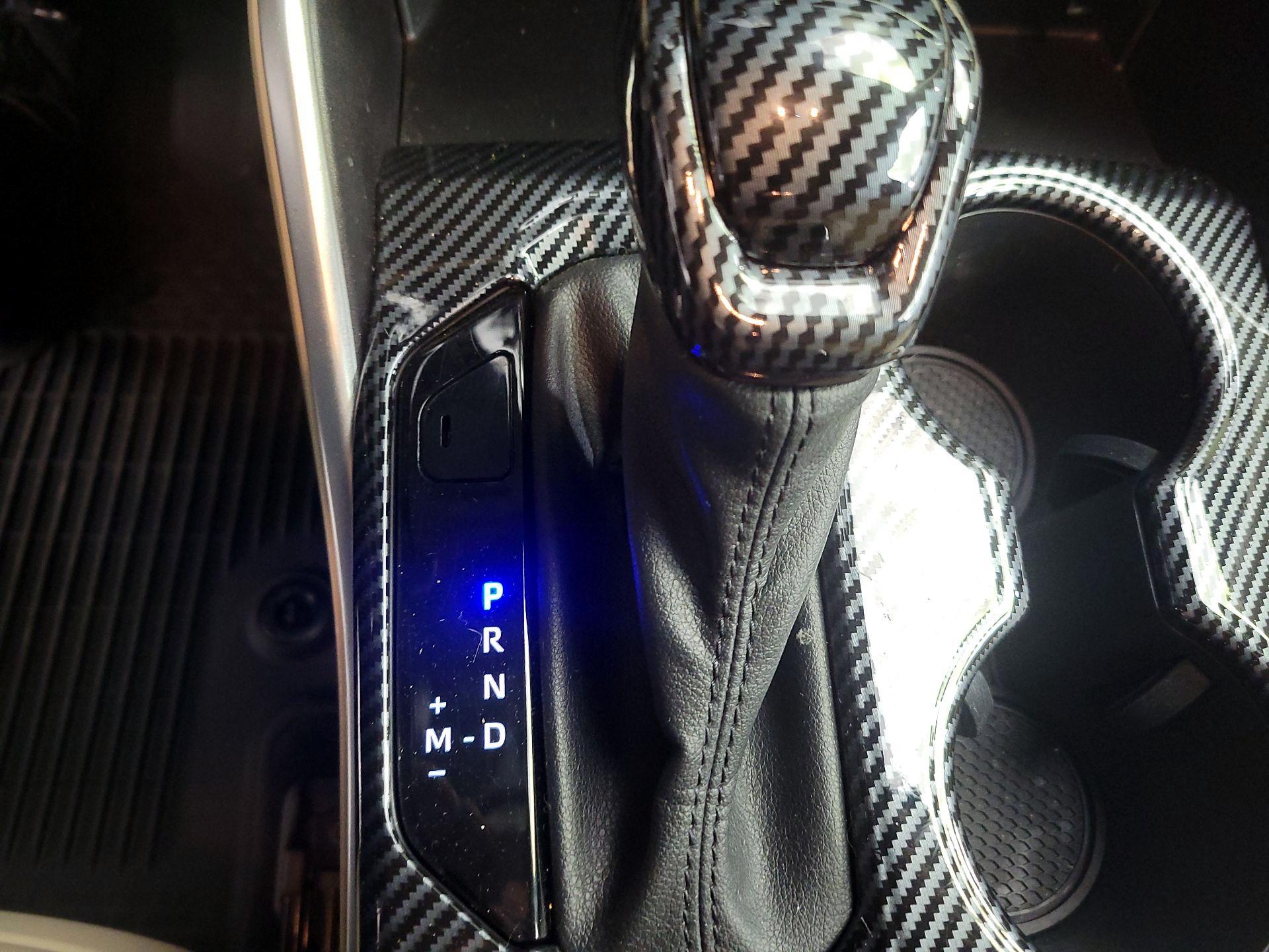 Thumbnail: 2022 Toyota Highlander - 17