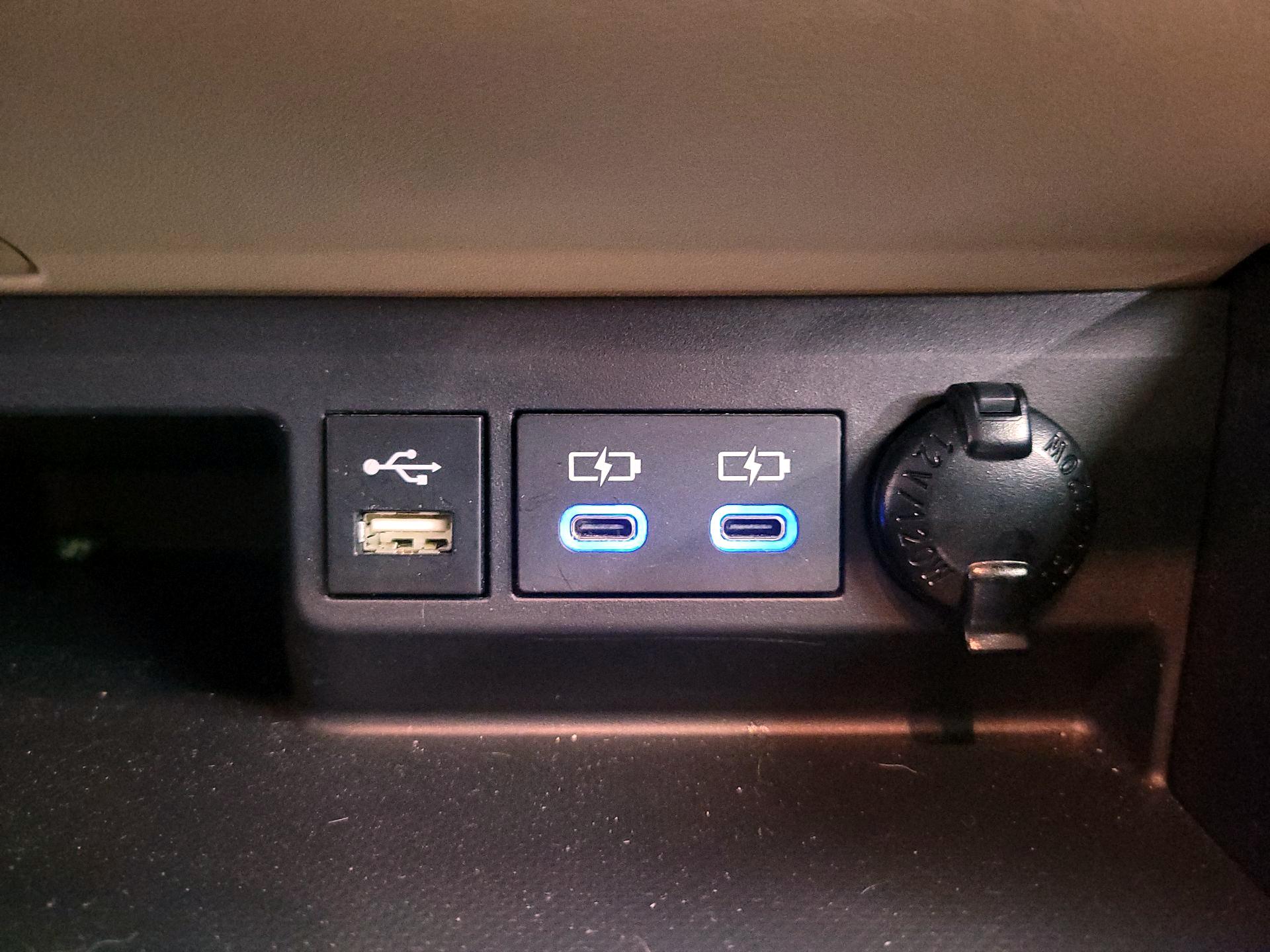 Thumbnail: 2022 Toyota Highlander - 18