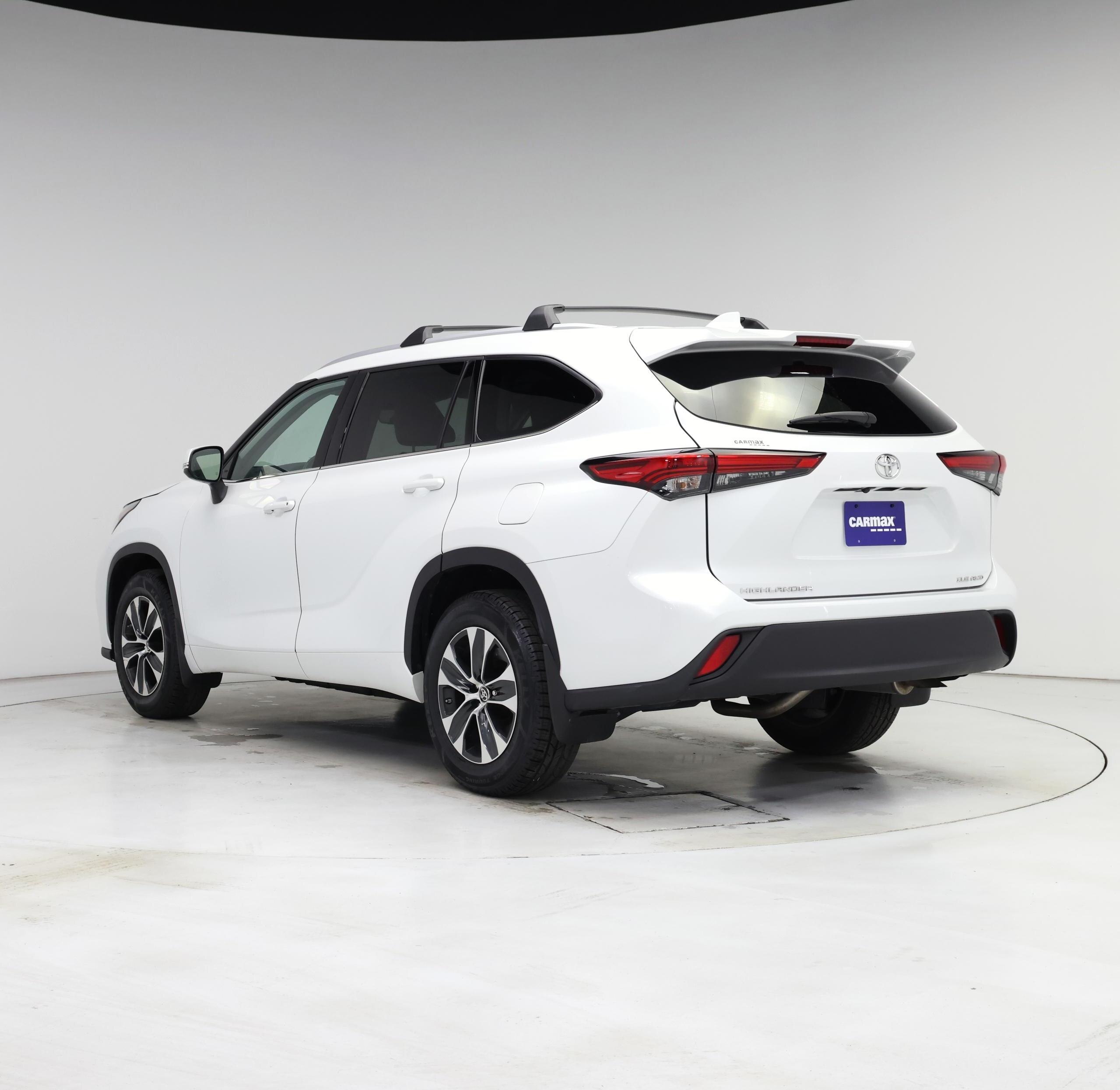 Thumbnail: 2022 Toyota Highlander - 2