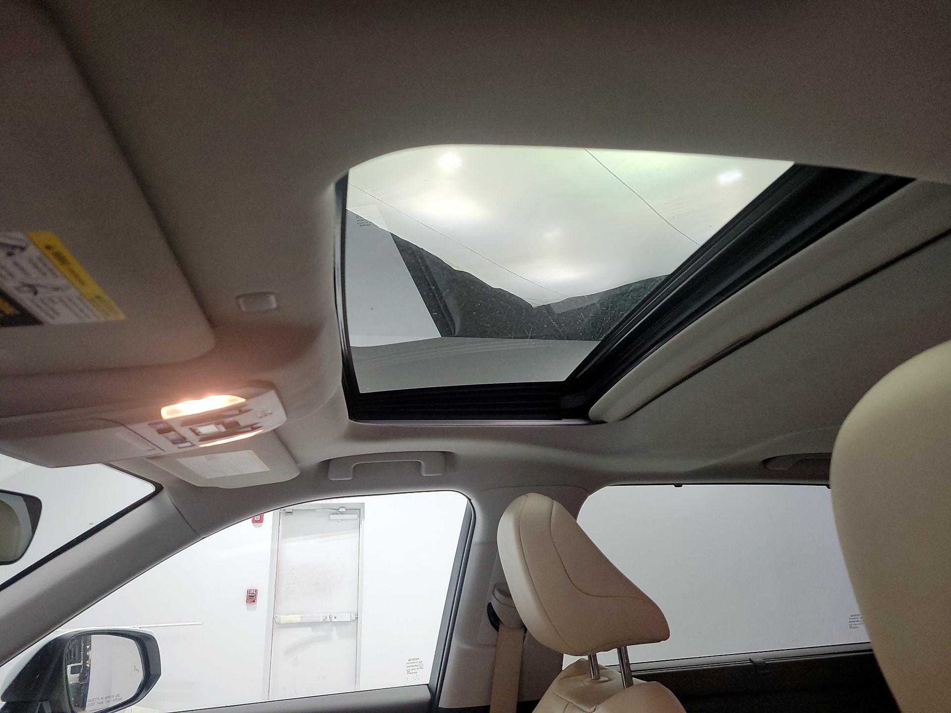 Thumbnail: 2022 Toyota Highlander - 19