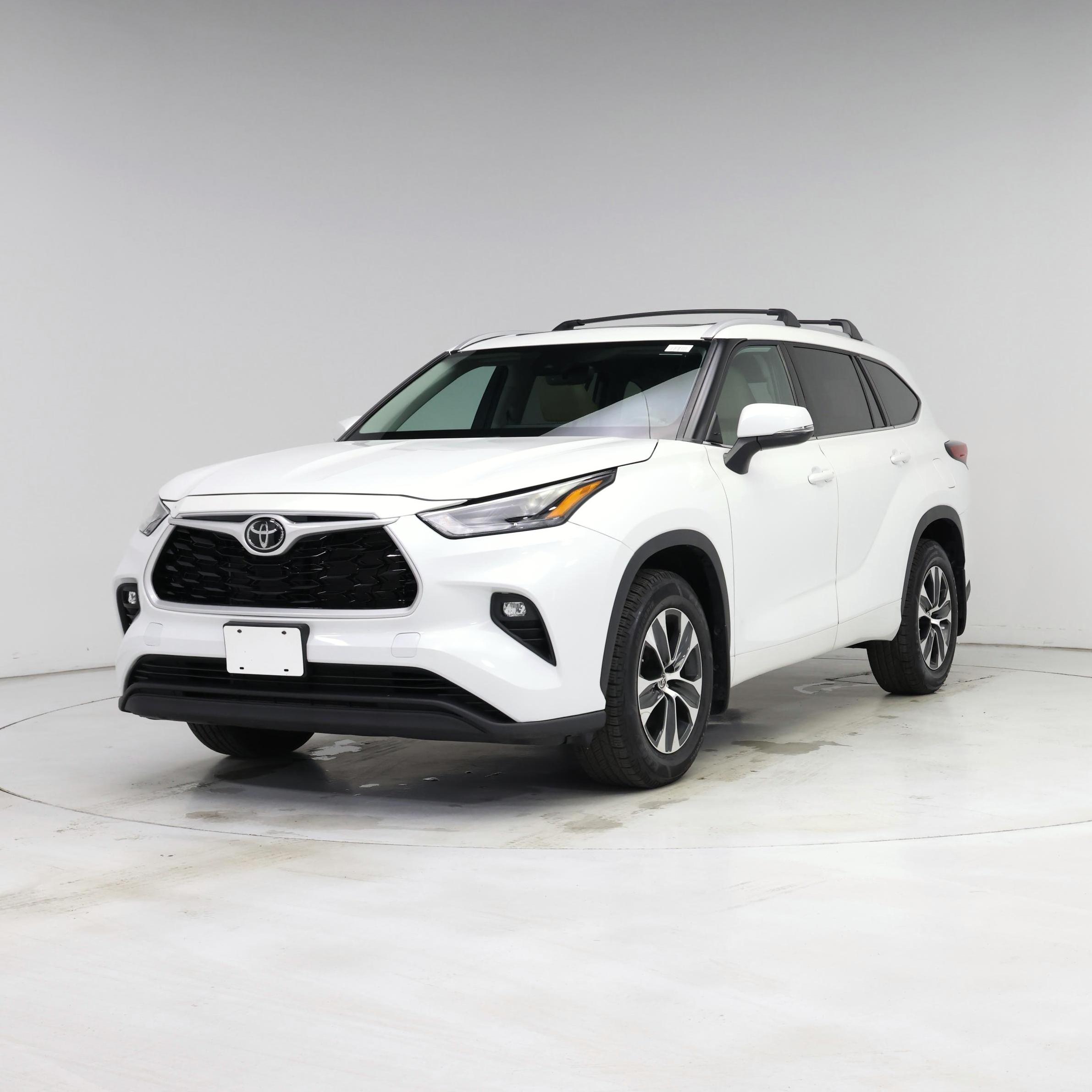 Thumbnail: 2022 Toyota Highlander - 4