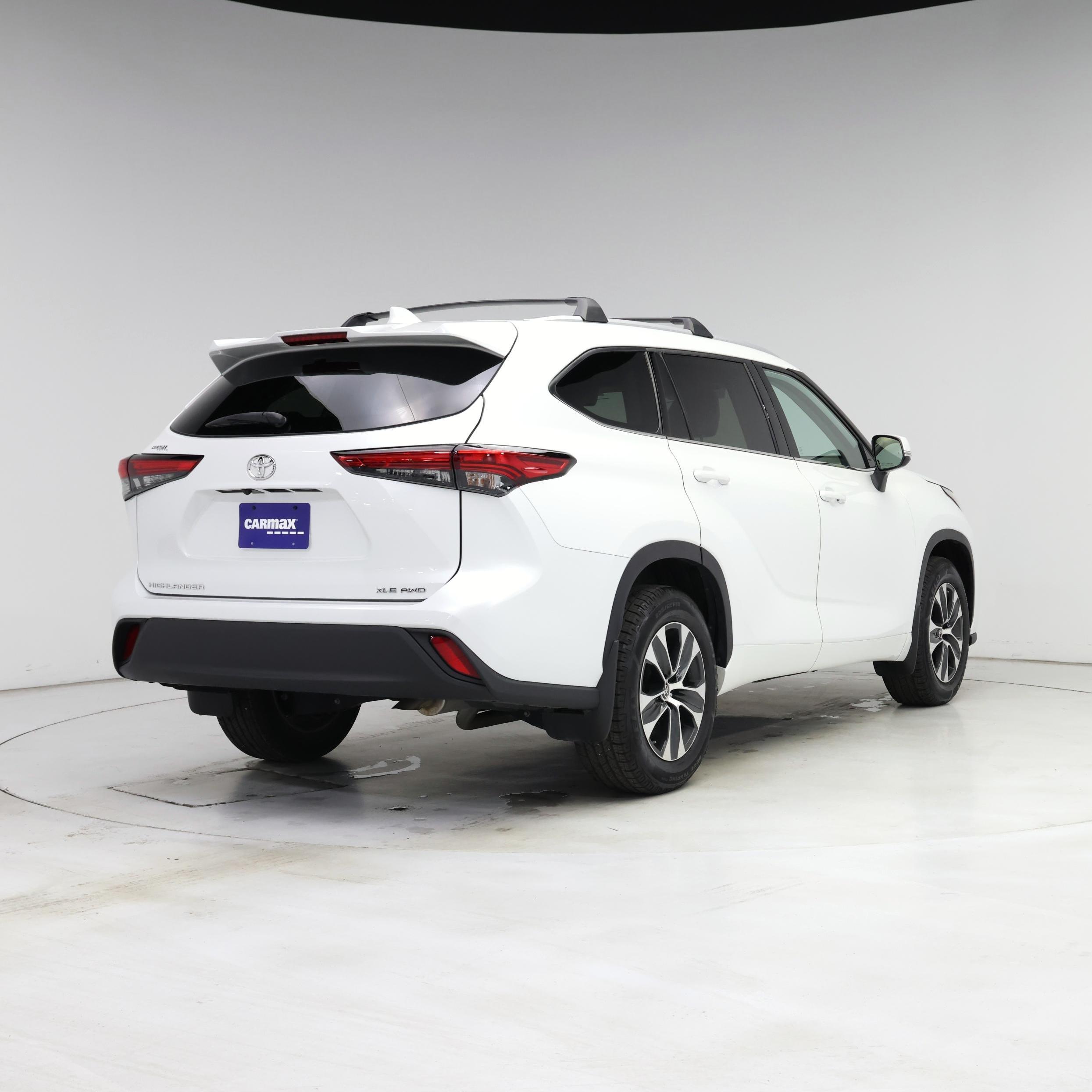 Thumbnail: 2022 Toyota Highlander - 8