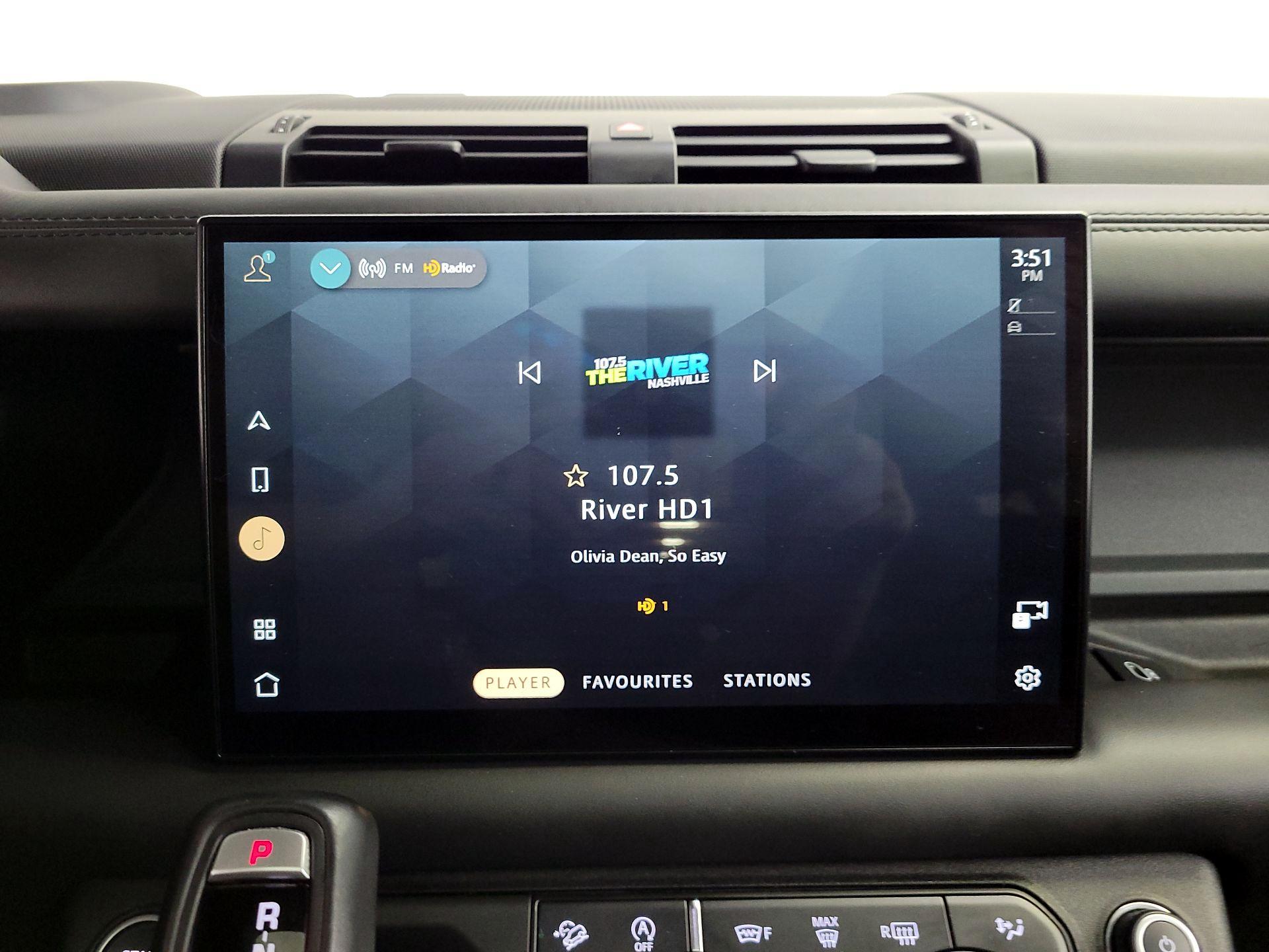 Thumbnail: 2022 Land Rover Defender - 16