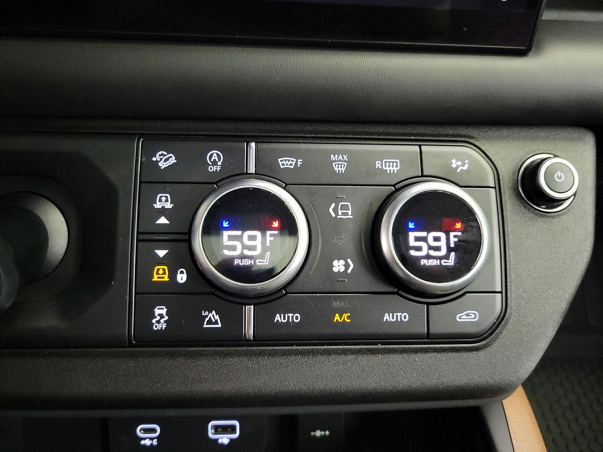 Thumbnail: 2022 Land Rover Defender - 17