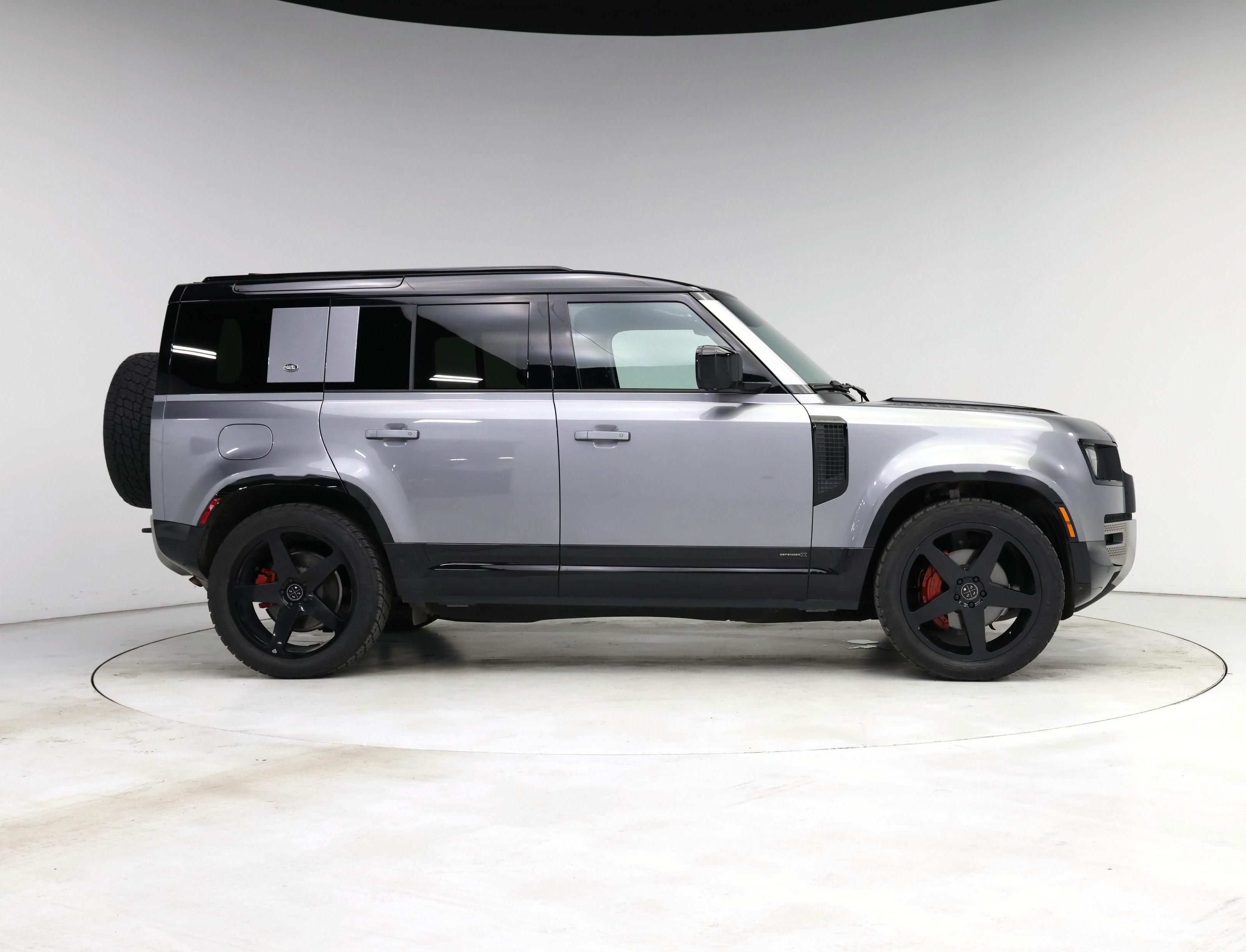 Thumbnail: 2022 Land Rover Defender - 7