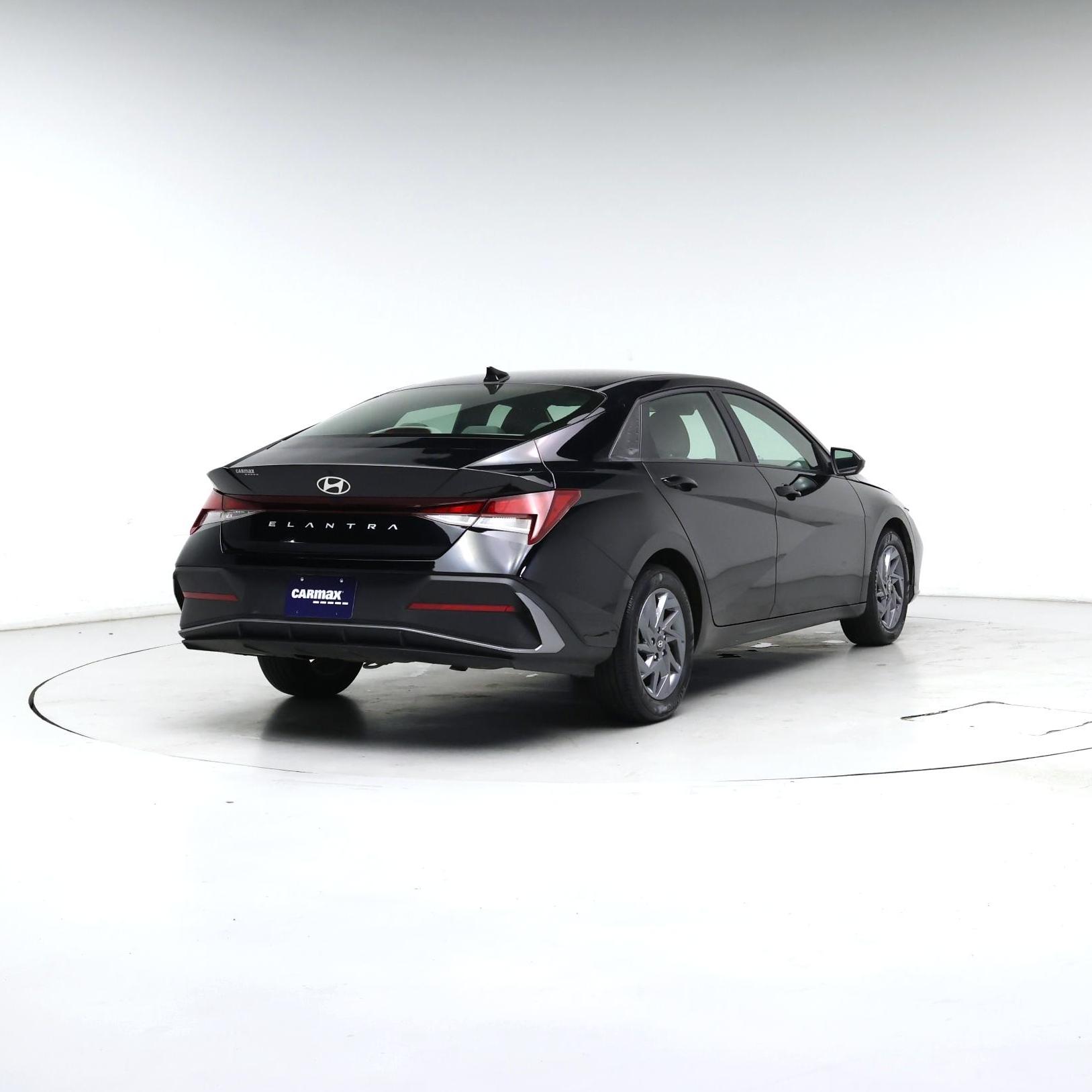 Thumbnail: 2024 Hyundai Elantra - 8