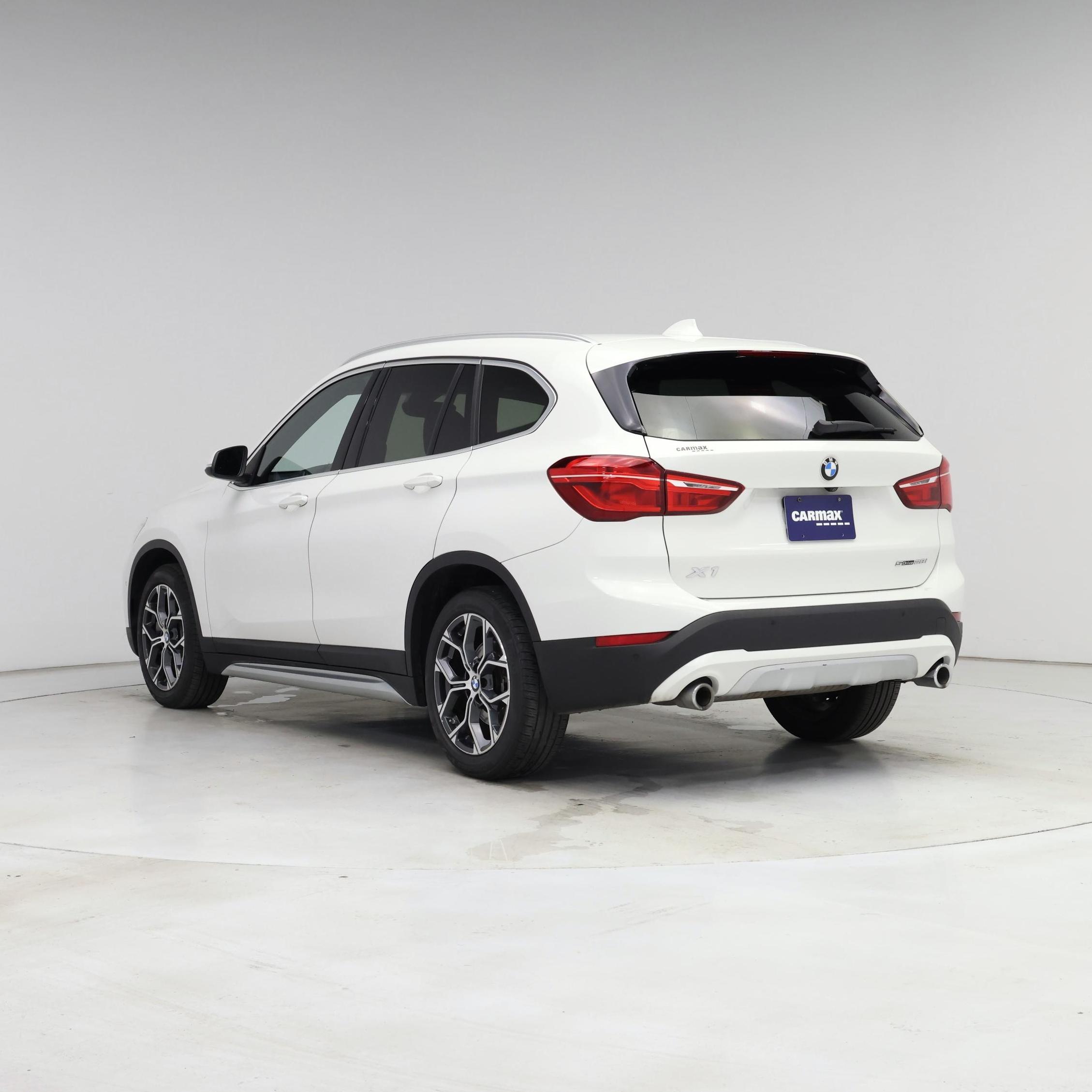 Thumbnail: 2021 BMW X1 - 2