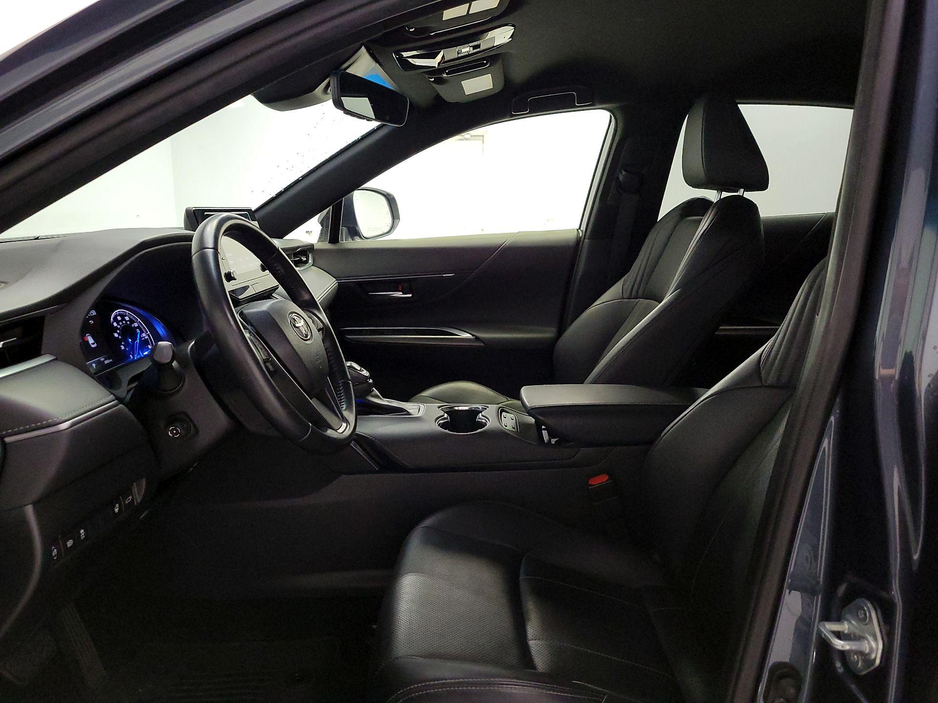 Thumbnail: 2021 Toyota Venza - 11