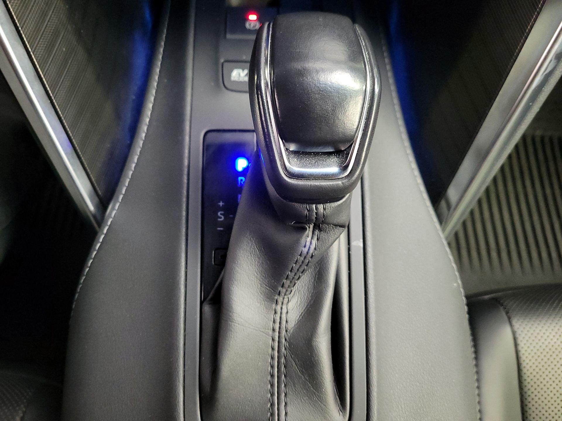 Thumbnail: 2021 Toyota Venza - 17