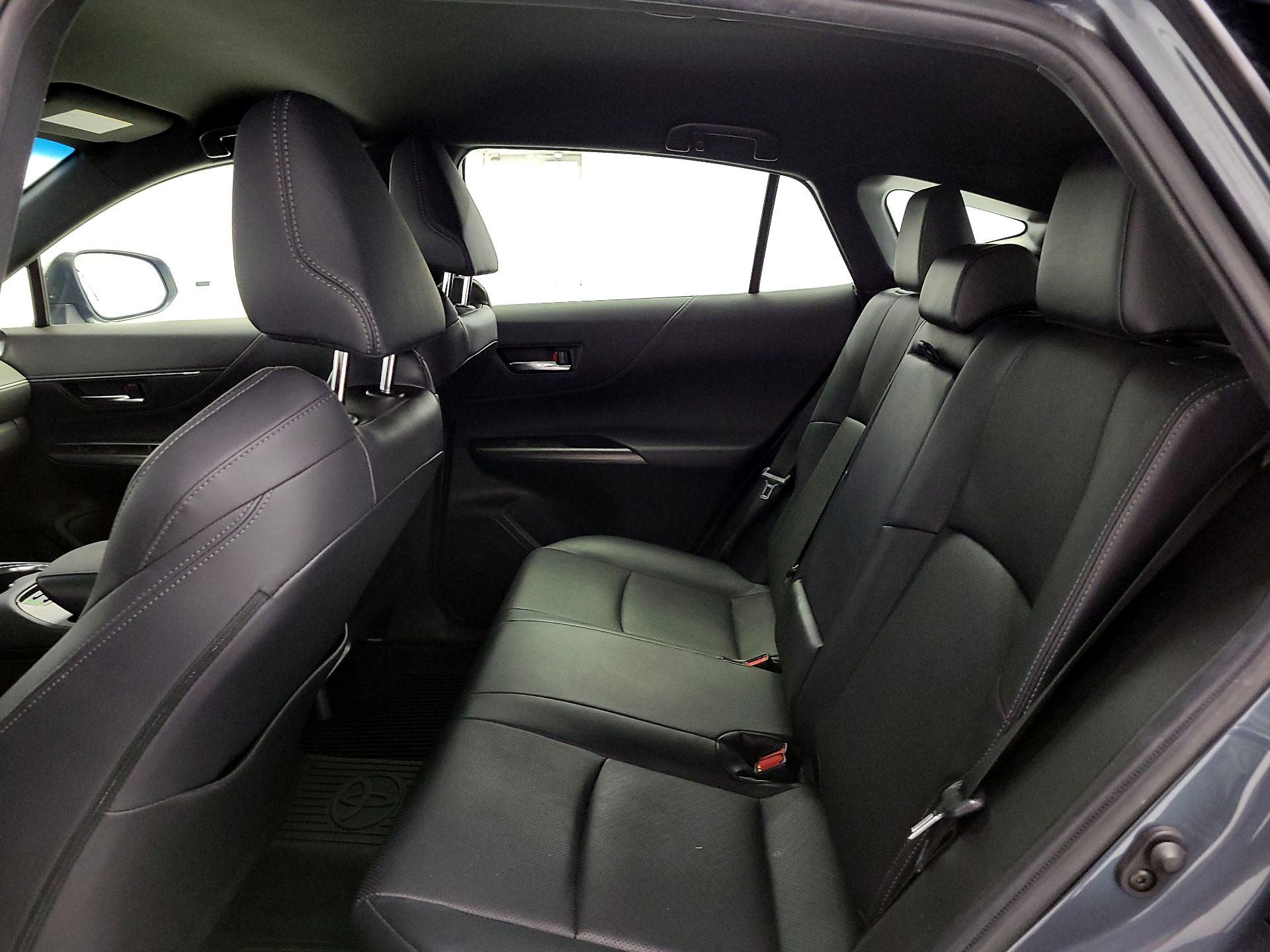 Thumbnail: 2021 Toyota Venza - 19