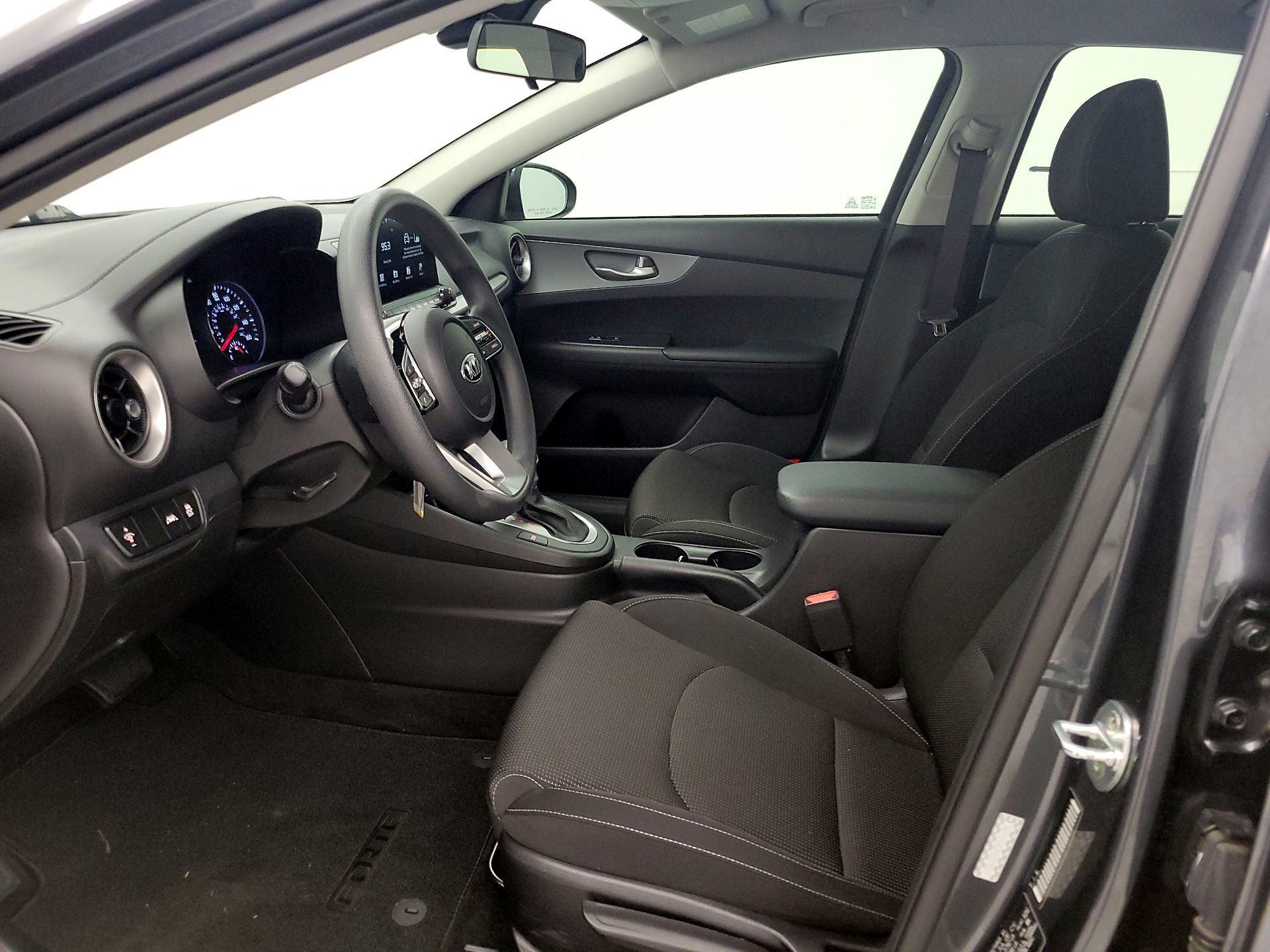 Thumbnail: 2021 Kia Forte - 11