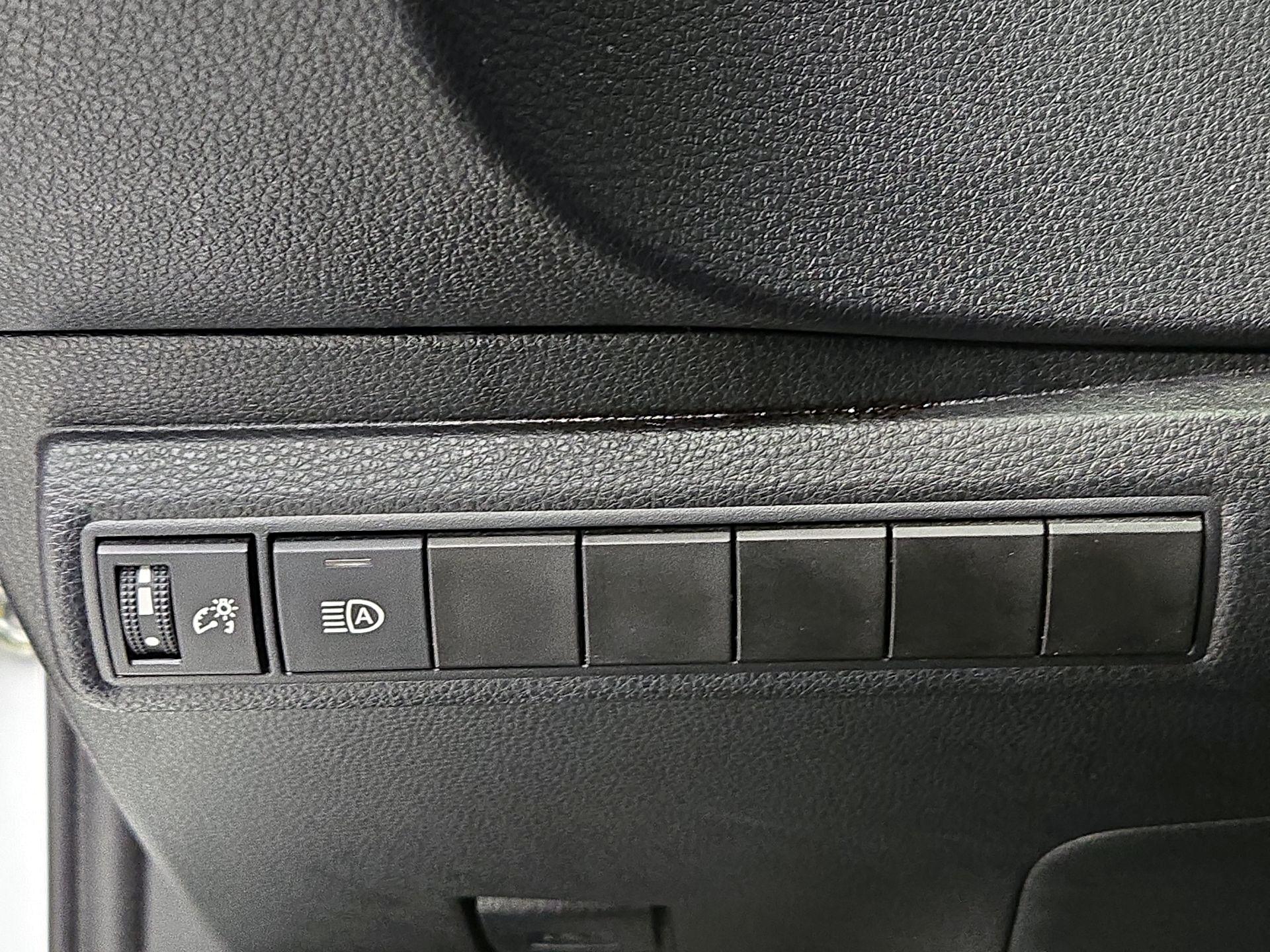 Thumbnail: 2024 Toyota Corolla - 13