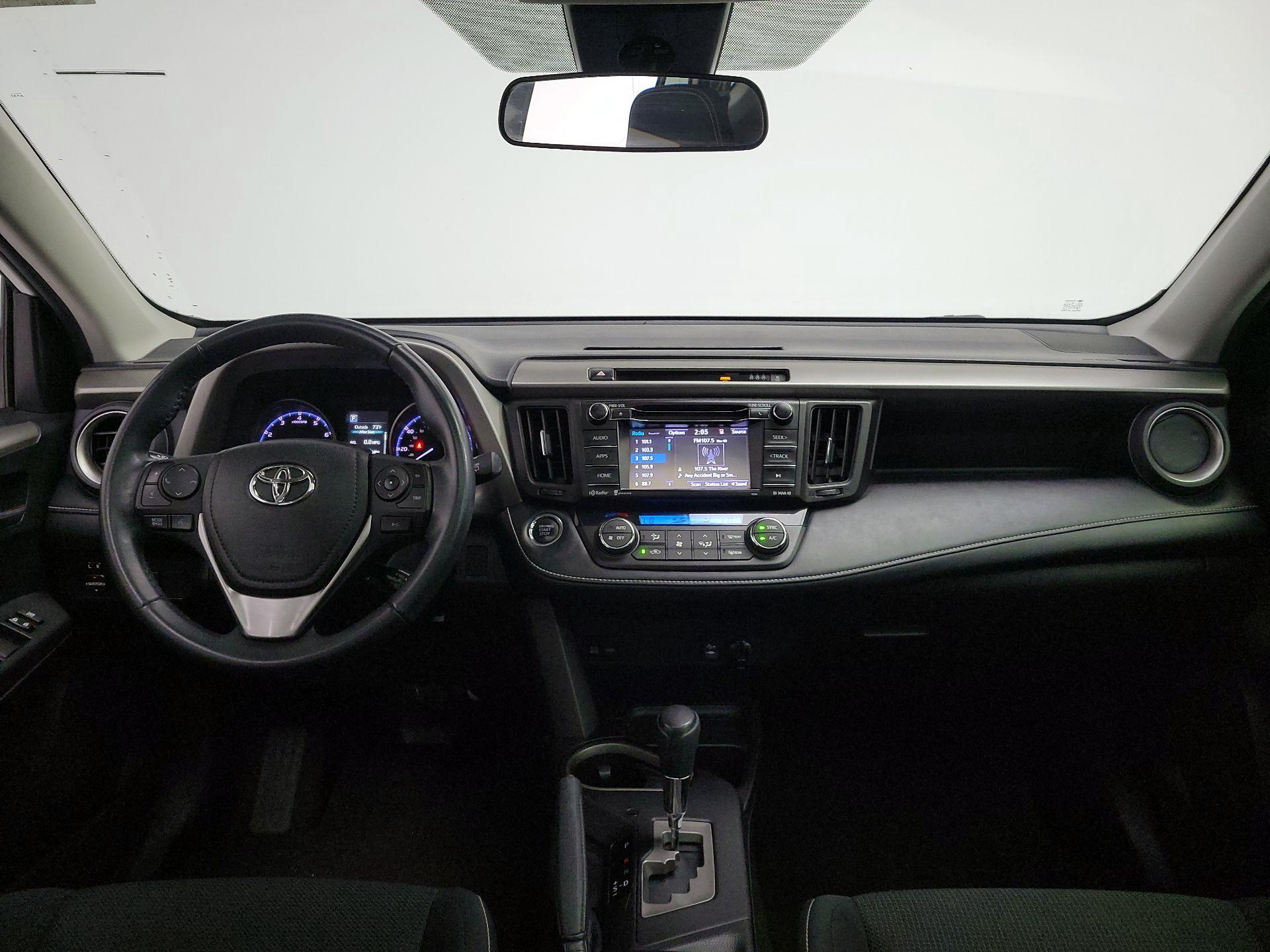 Thumbnail: 2017 Toyota RAV4 - 9
