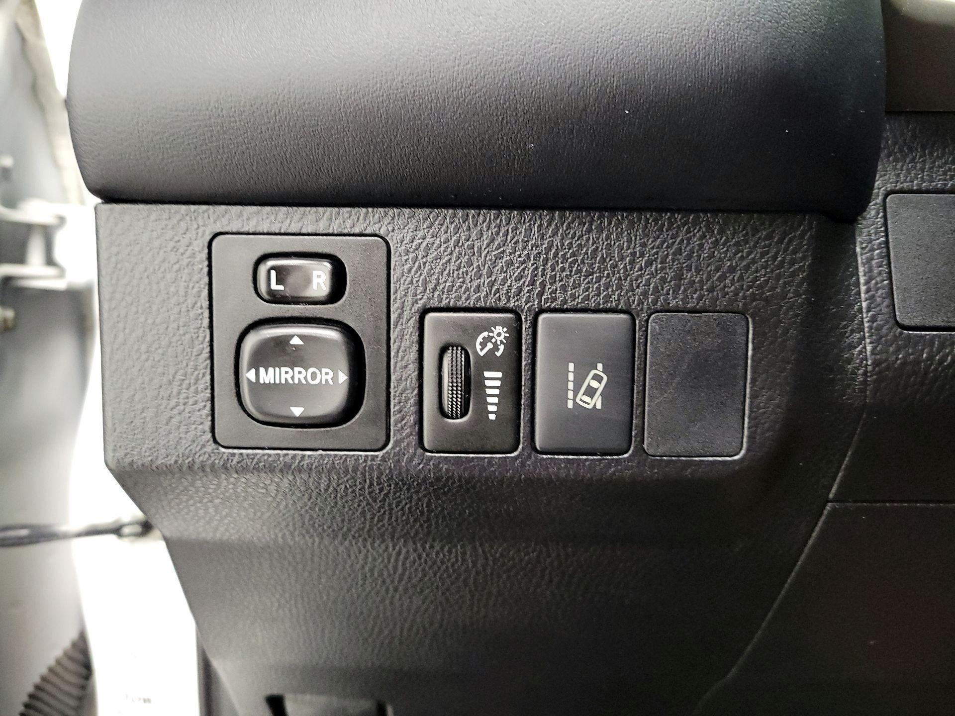 Thumbnail: 2017 Toyota RAV4 - 13