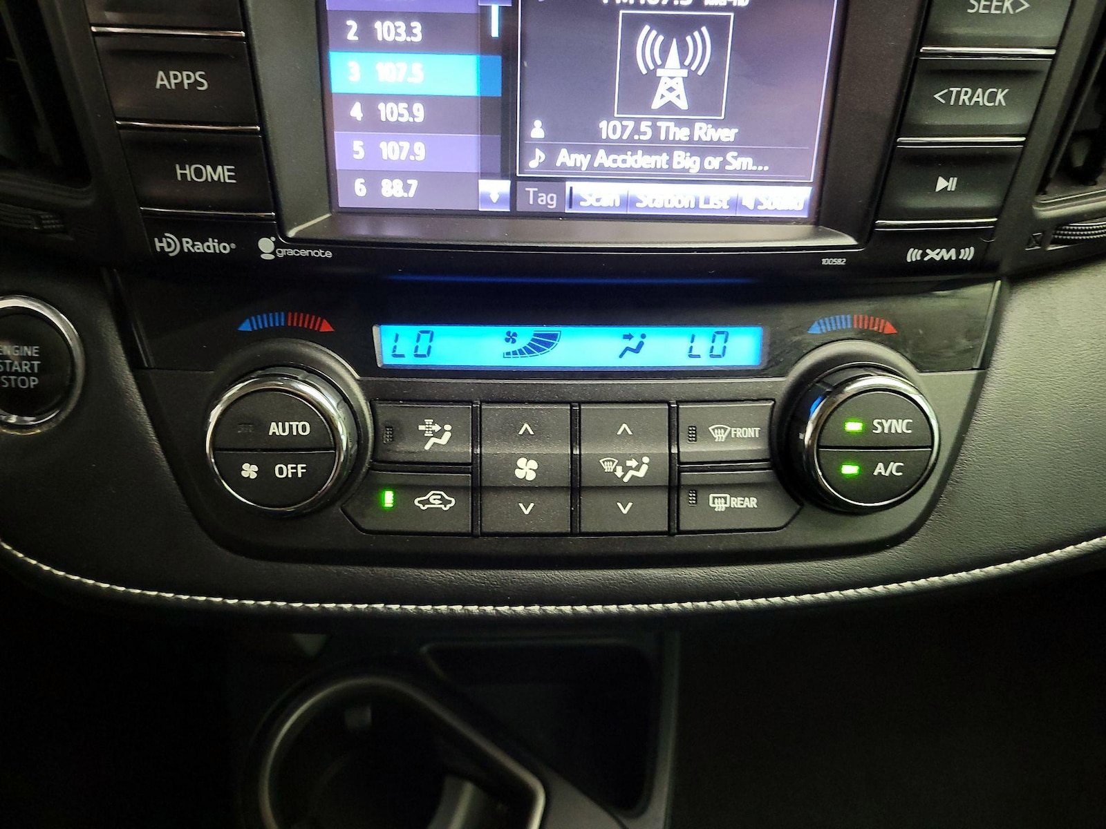 2017 Toyota RAV4 XLE - Photo 17
