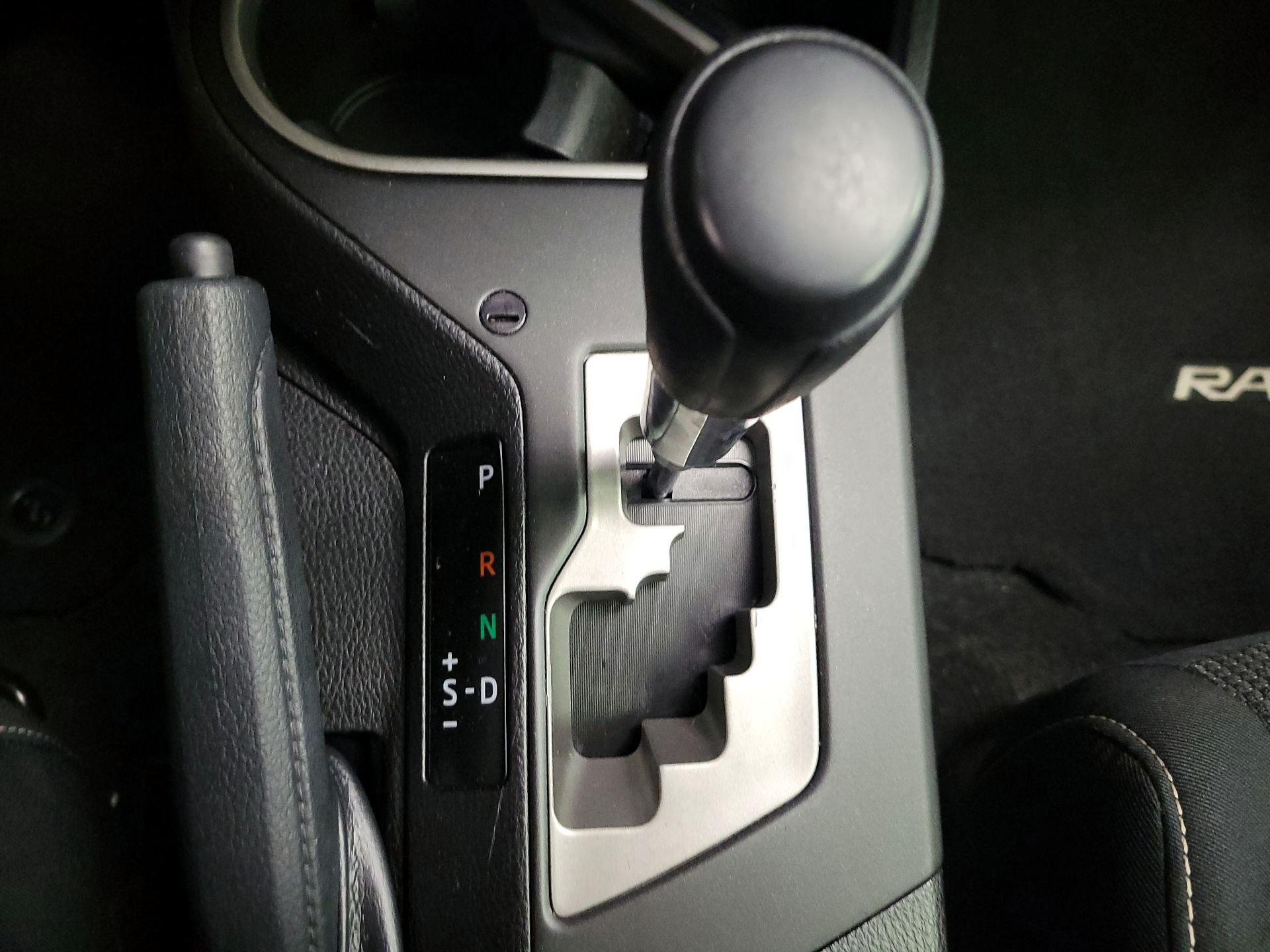 Thumbnail: 2017 Toyota RAV4 - 17