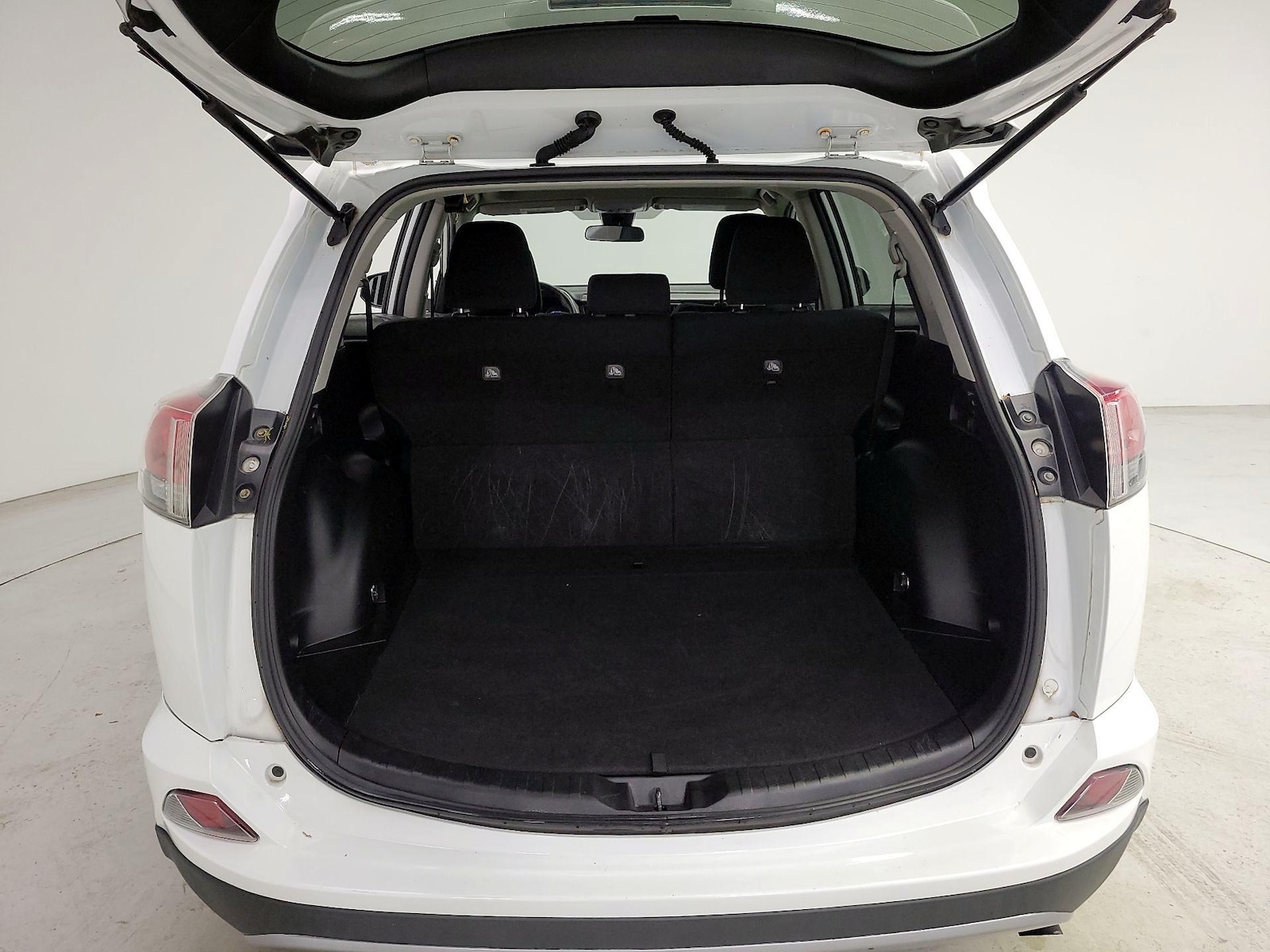 2017 Toyota RAV4 XLE - Photo 22