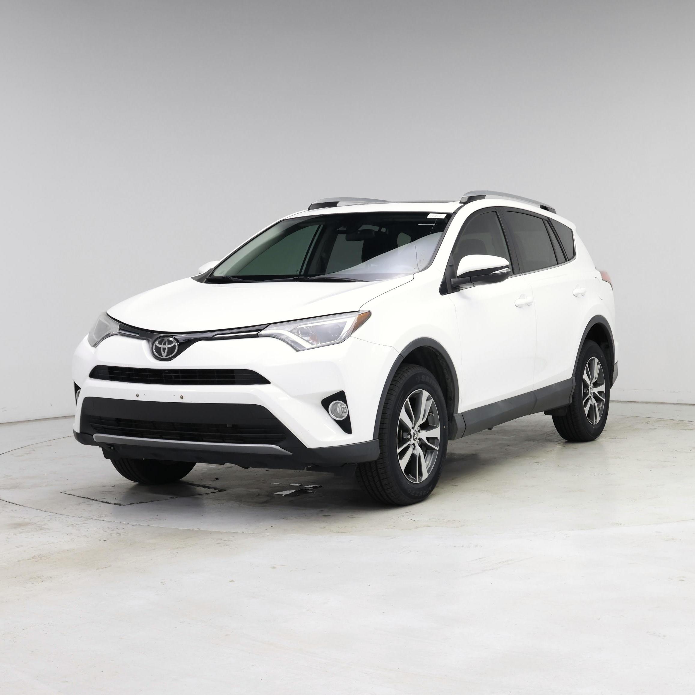 Thumbnail: 2017 Toyota RAV4 - 4