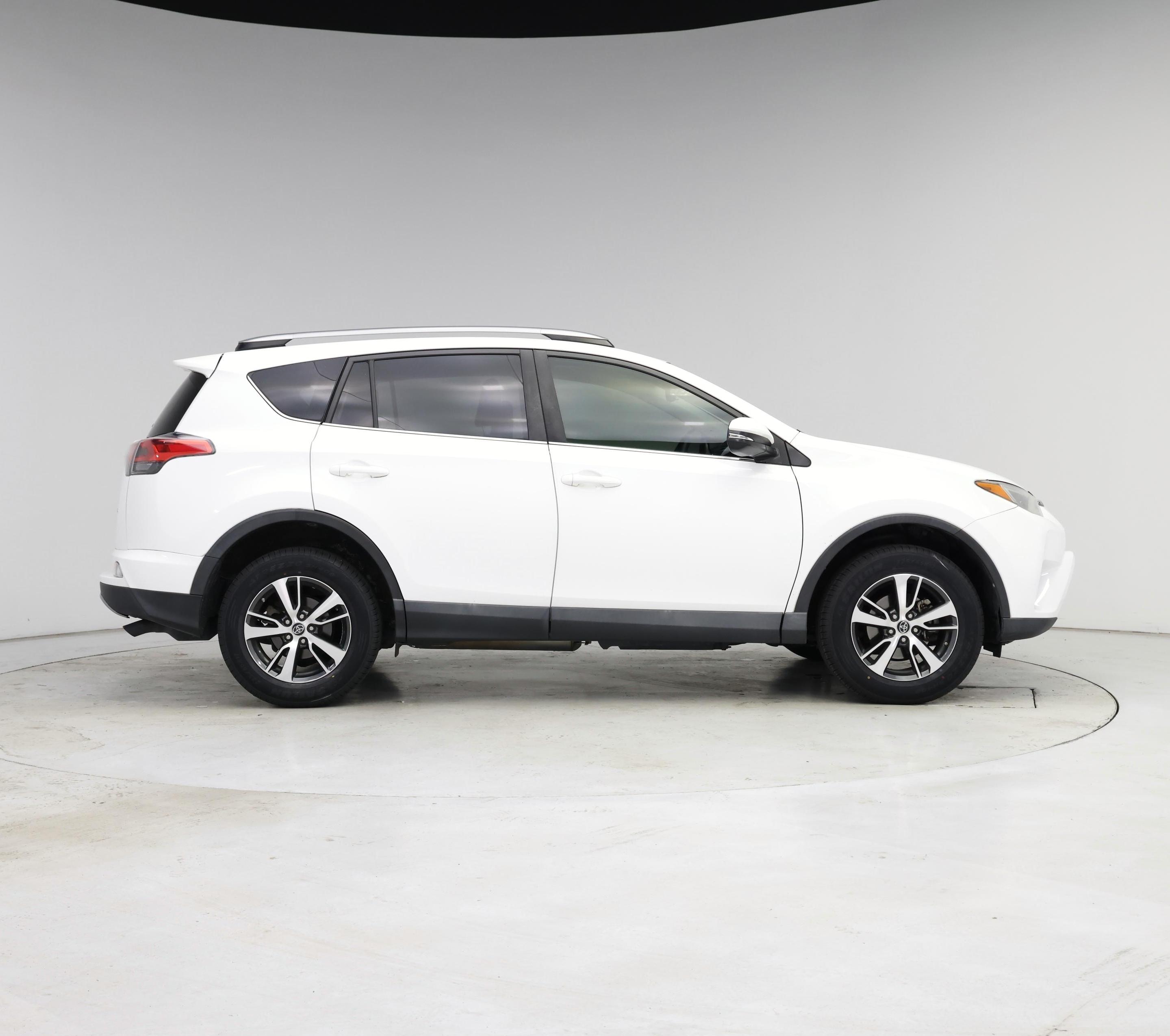 Thumbnail: 2017 Toyota RAV4 - 7