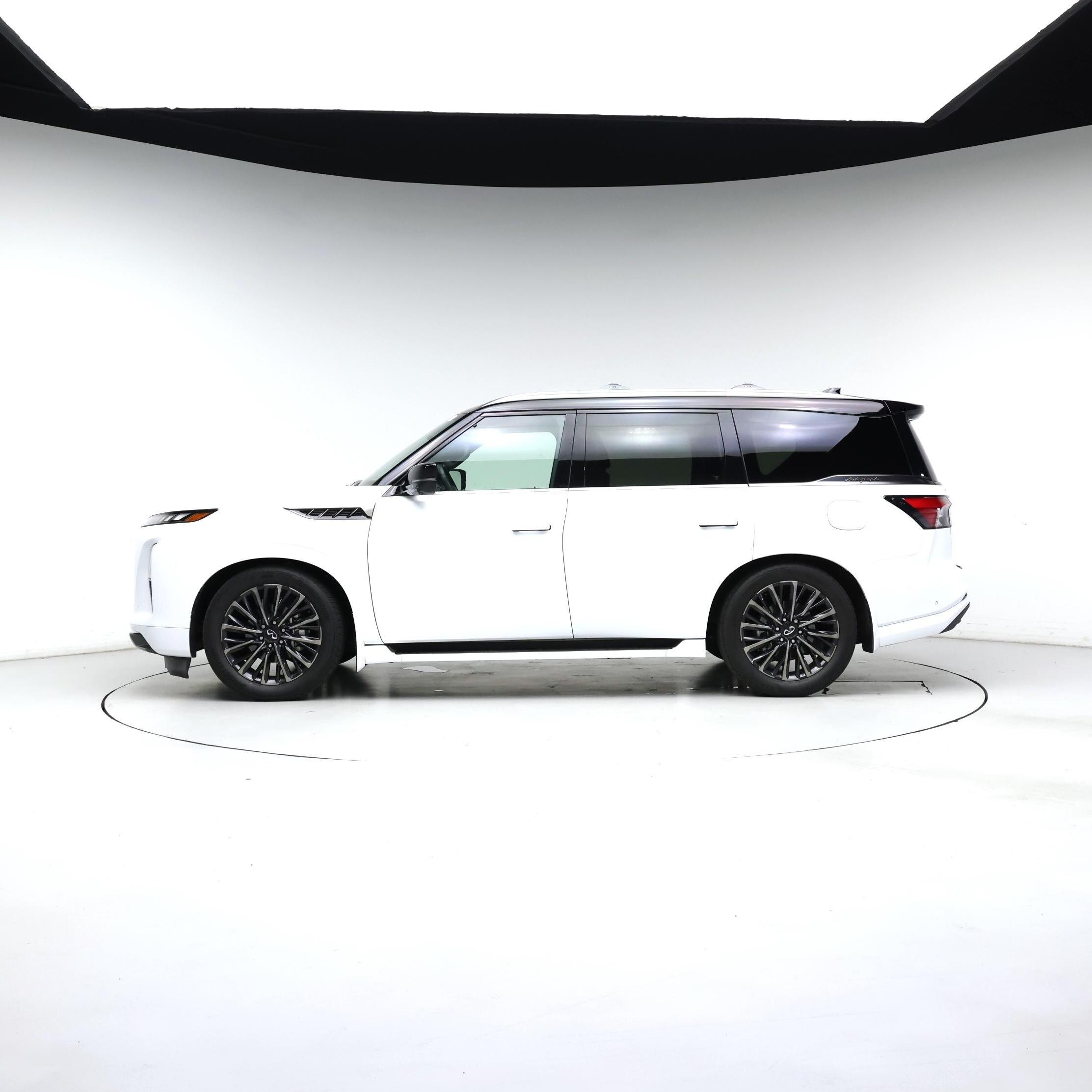 Thumbnail: 2025 INFINITI QX80 - 3