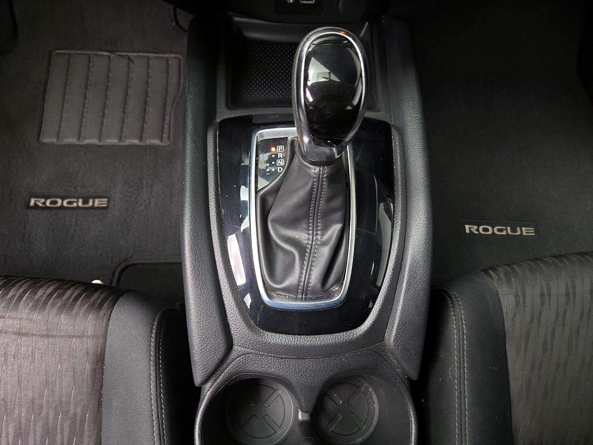 Thumbnail: 2018 Nissan Rogue - 17