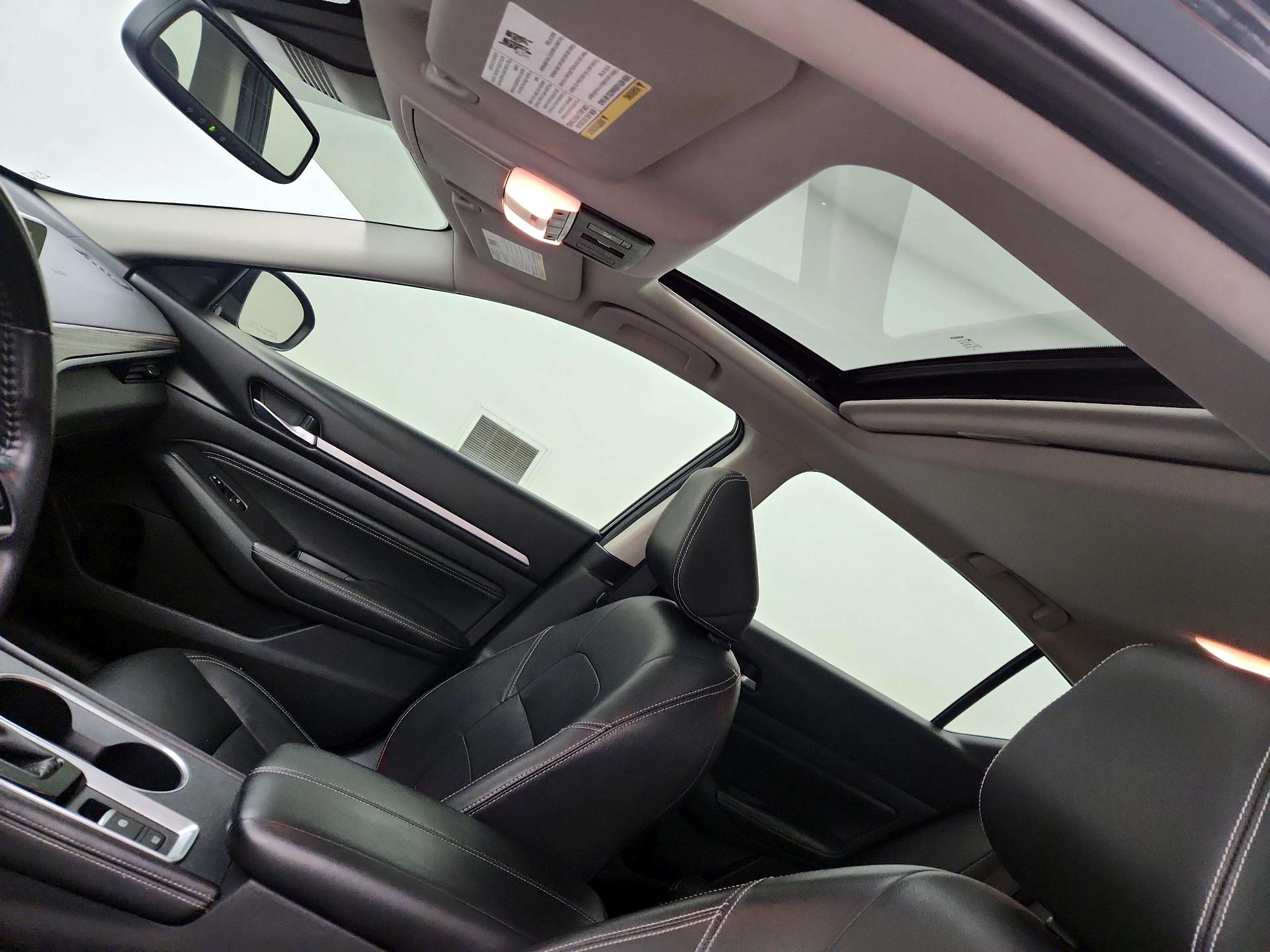Thumbnail: 2019 Nissan Altima - 19