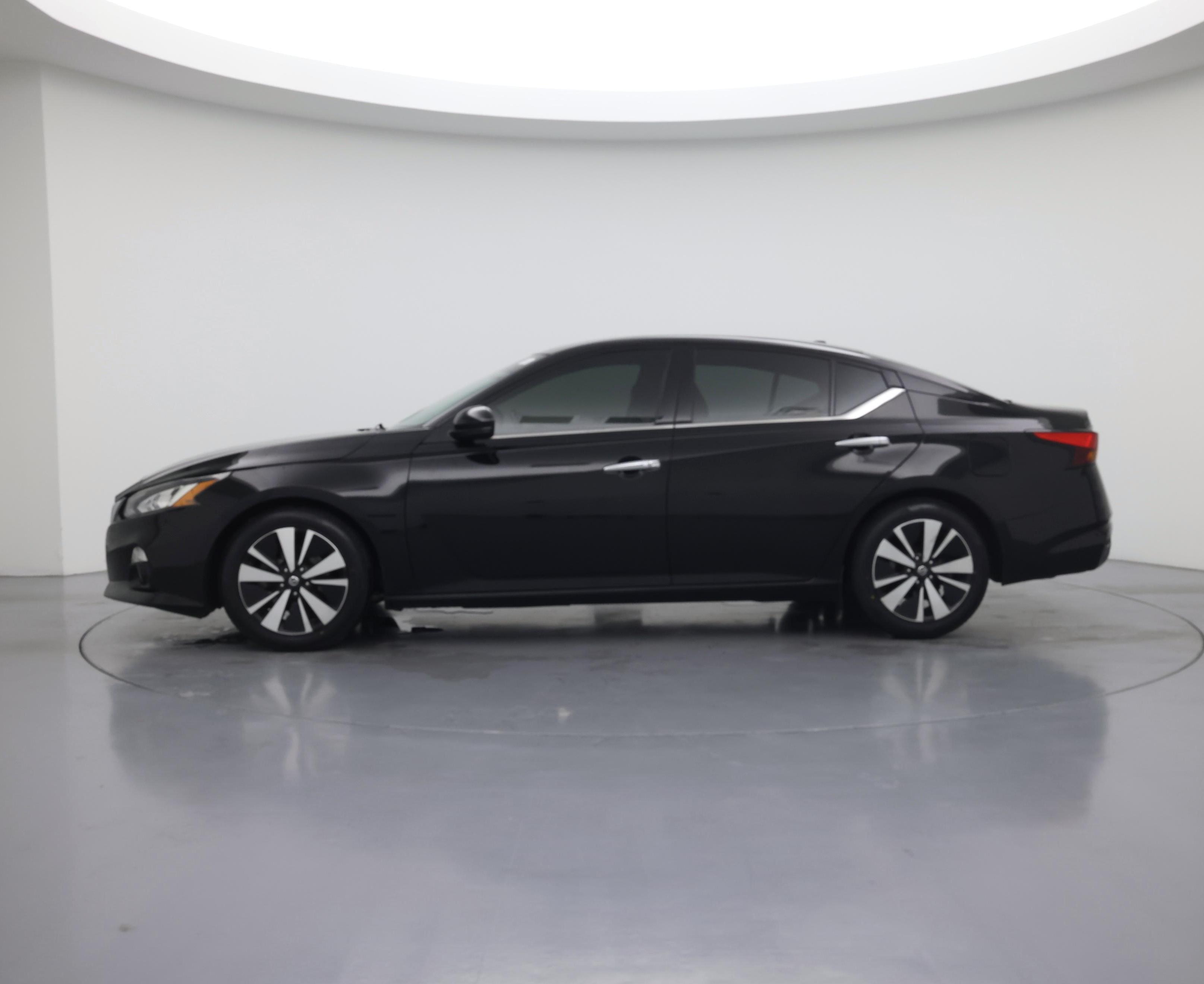 Thumbnail: 2019 Nissan Altima - 3