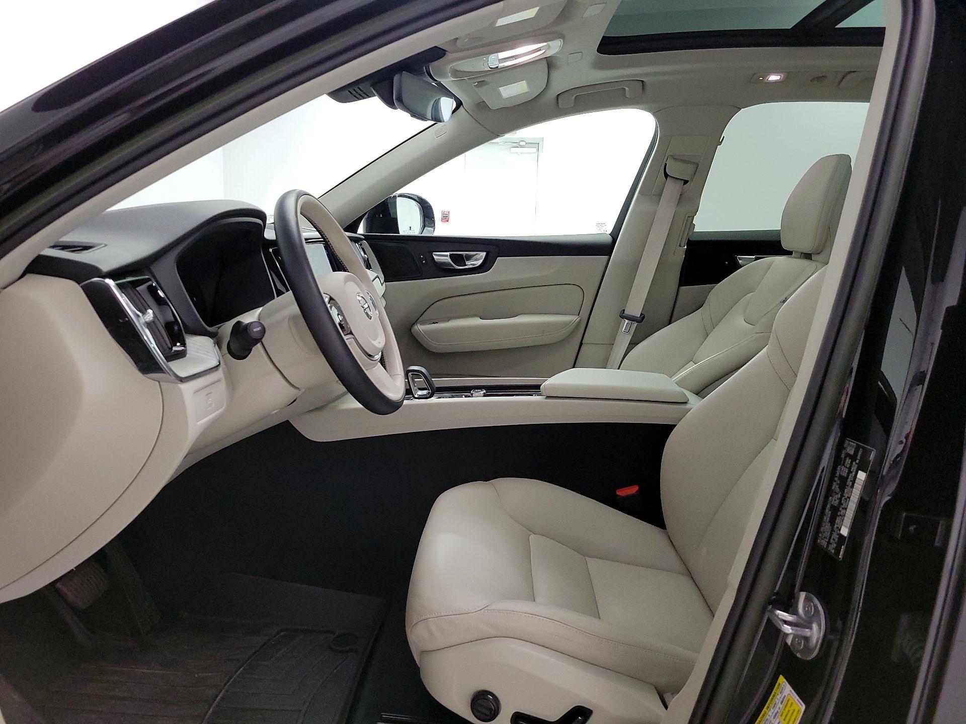 Thumbnail: 2023 Volvo XC60 - 11