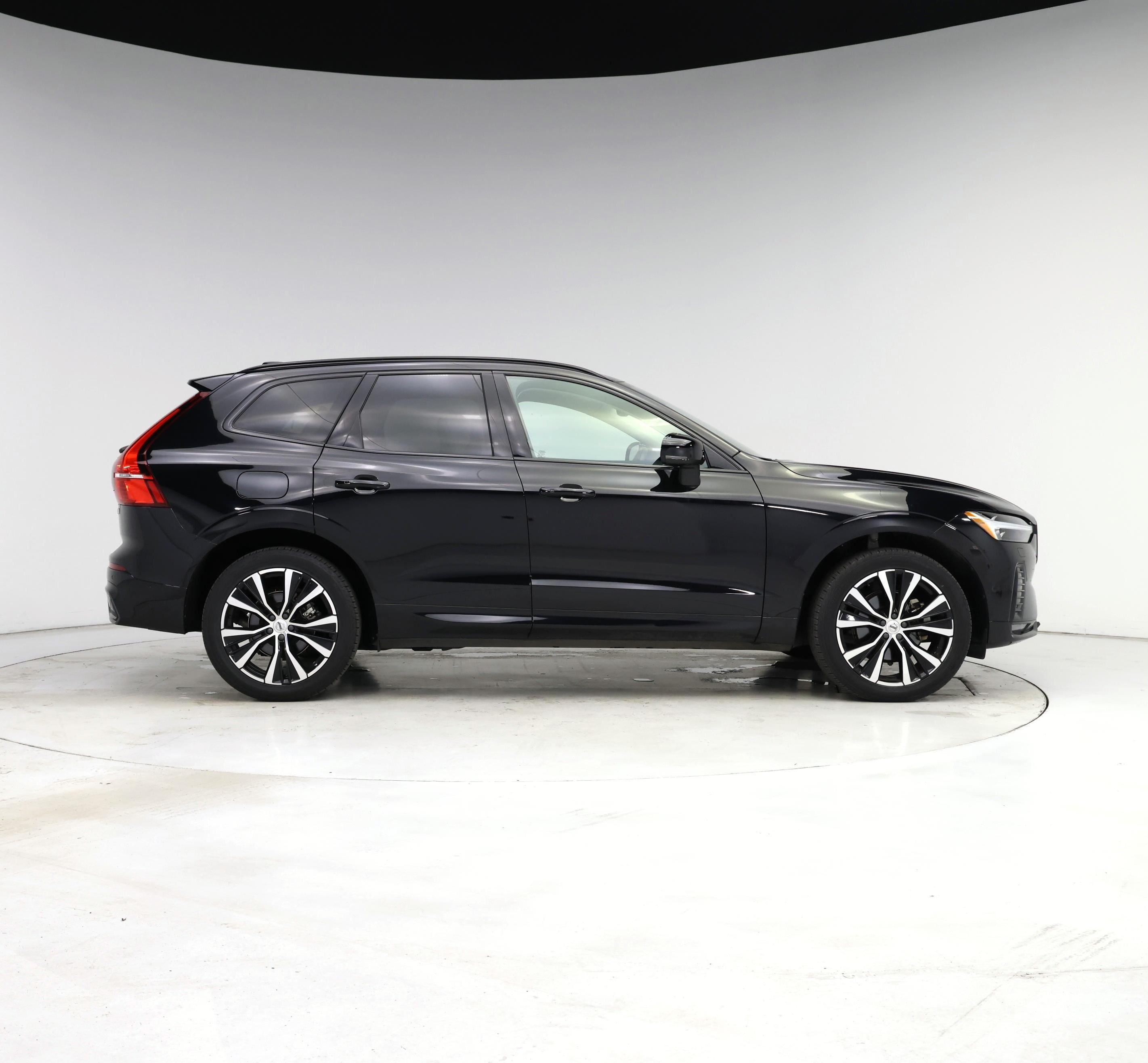 Thumbnail: 2023 Volvo XC60 - 7