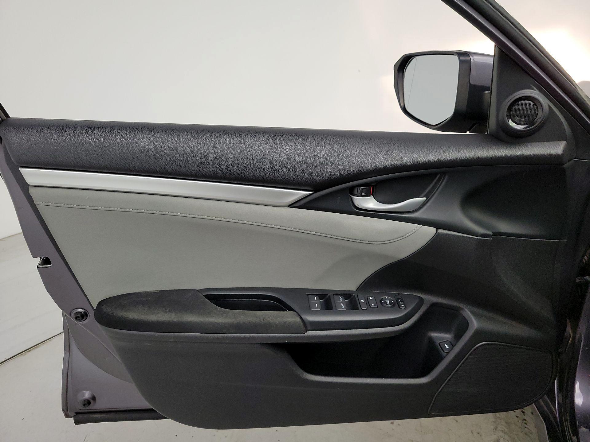 Thumbnail: 2016 Honda Civic - 12