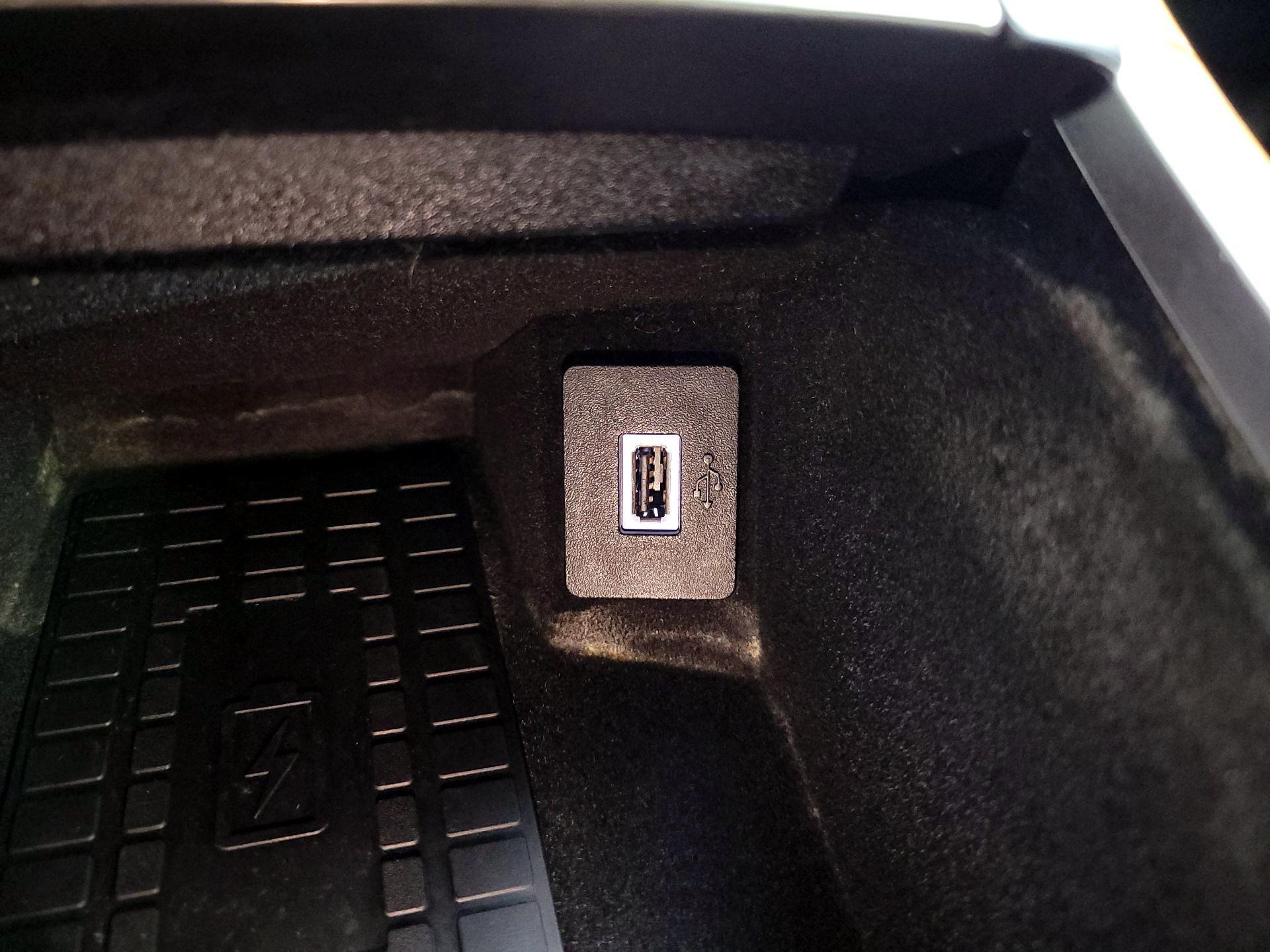 Thumbnail: 2019 Lincoln Nautilus - 19