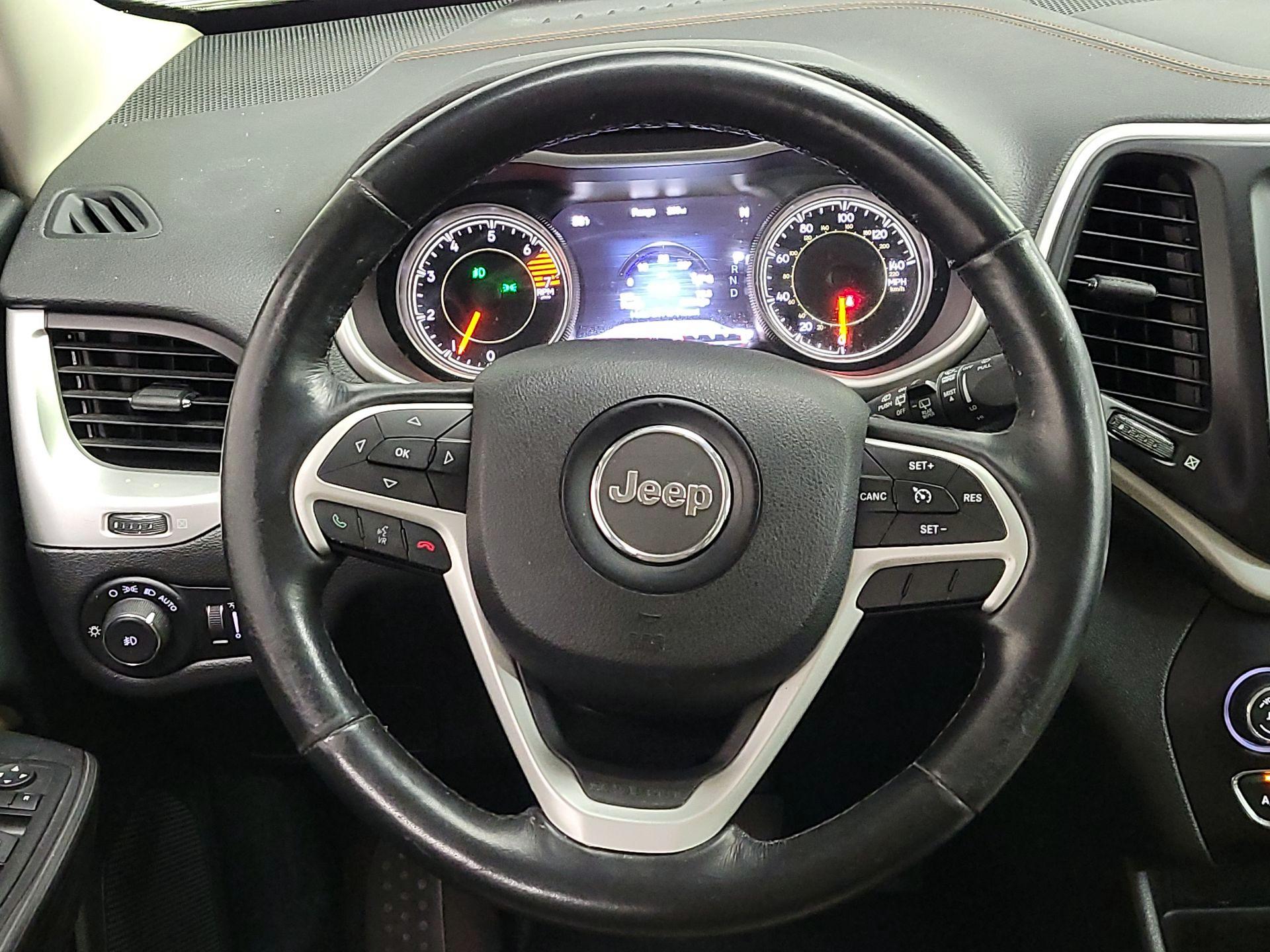 Thumbnail: 2016 Jeep Cherokee - 10